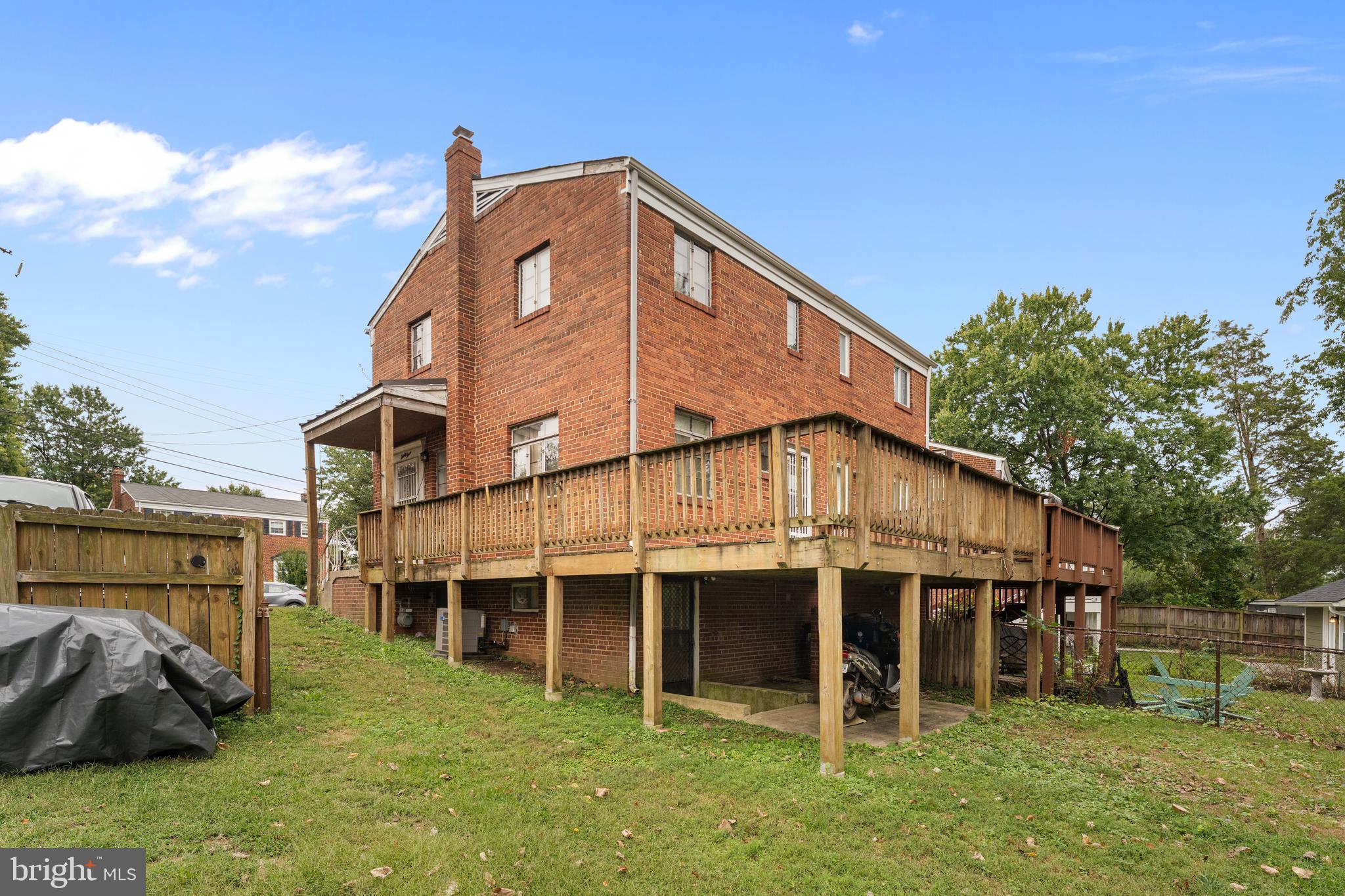 33 UNDERWOOD PLACE