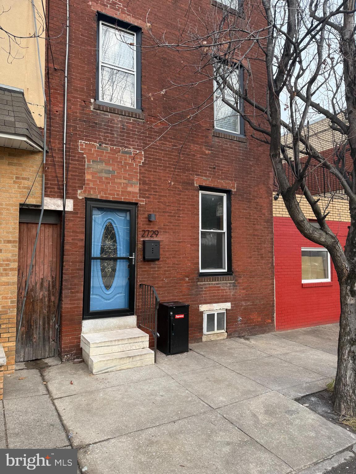 2729 E CAMBRIA STREET