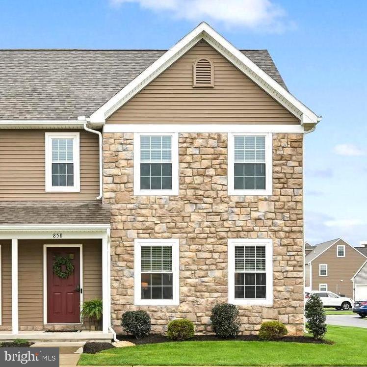 TRAIL SIDE - Residential