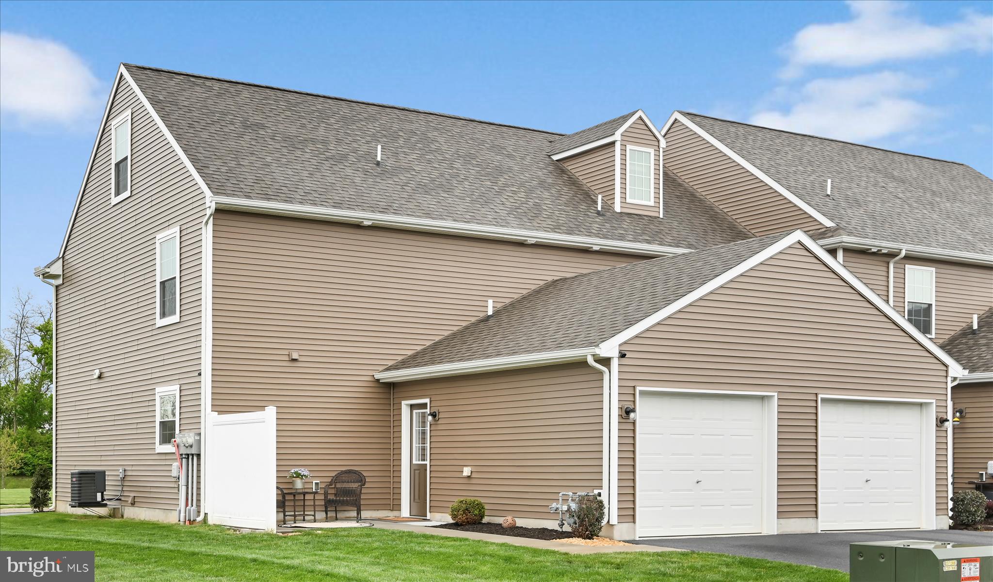 TRAIL SIDE - Residential