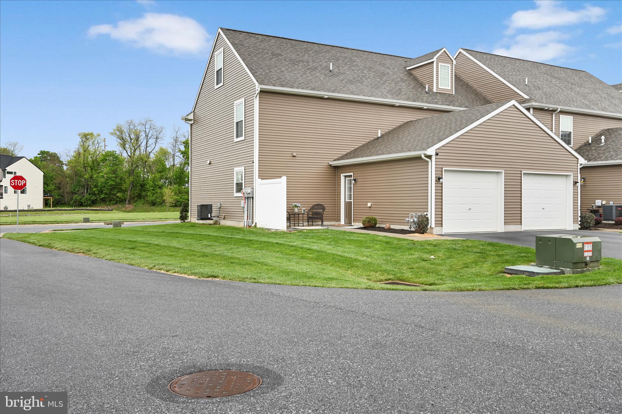 TRAIL SIDE - Residential