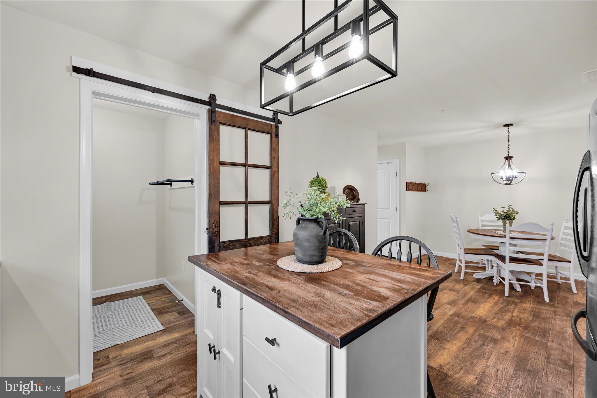 TRAIL SIDE - Residential
