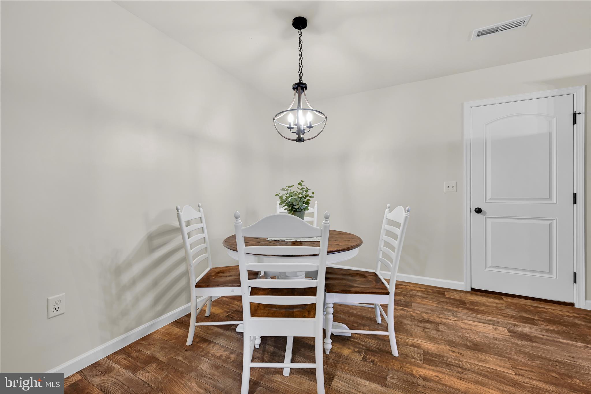 TRAIL SIDE - Residential