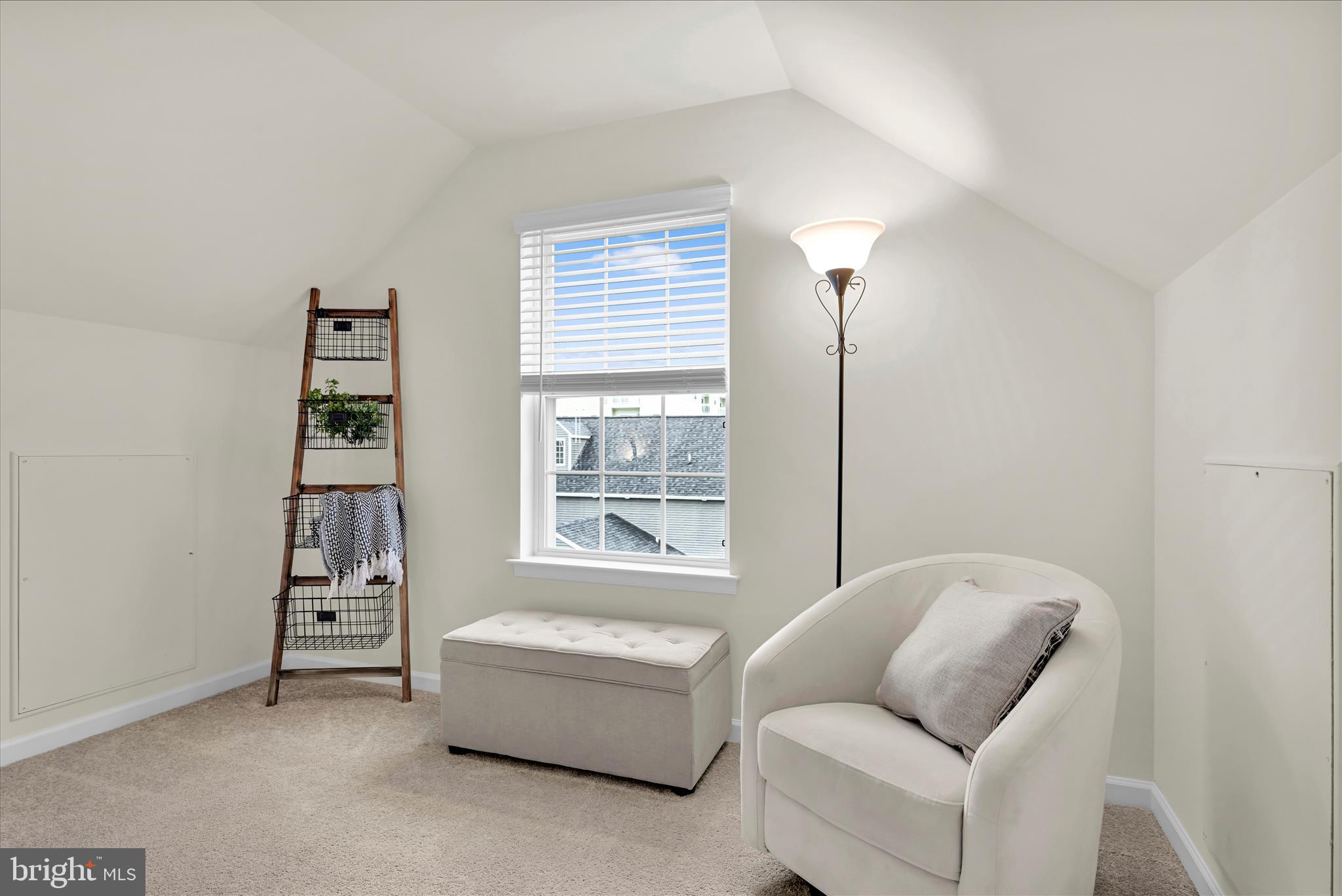 TRAIL SIDE - Residential