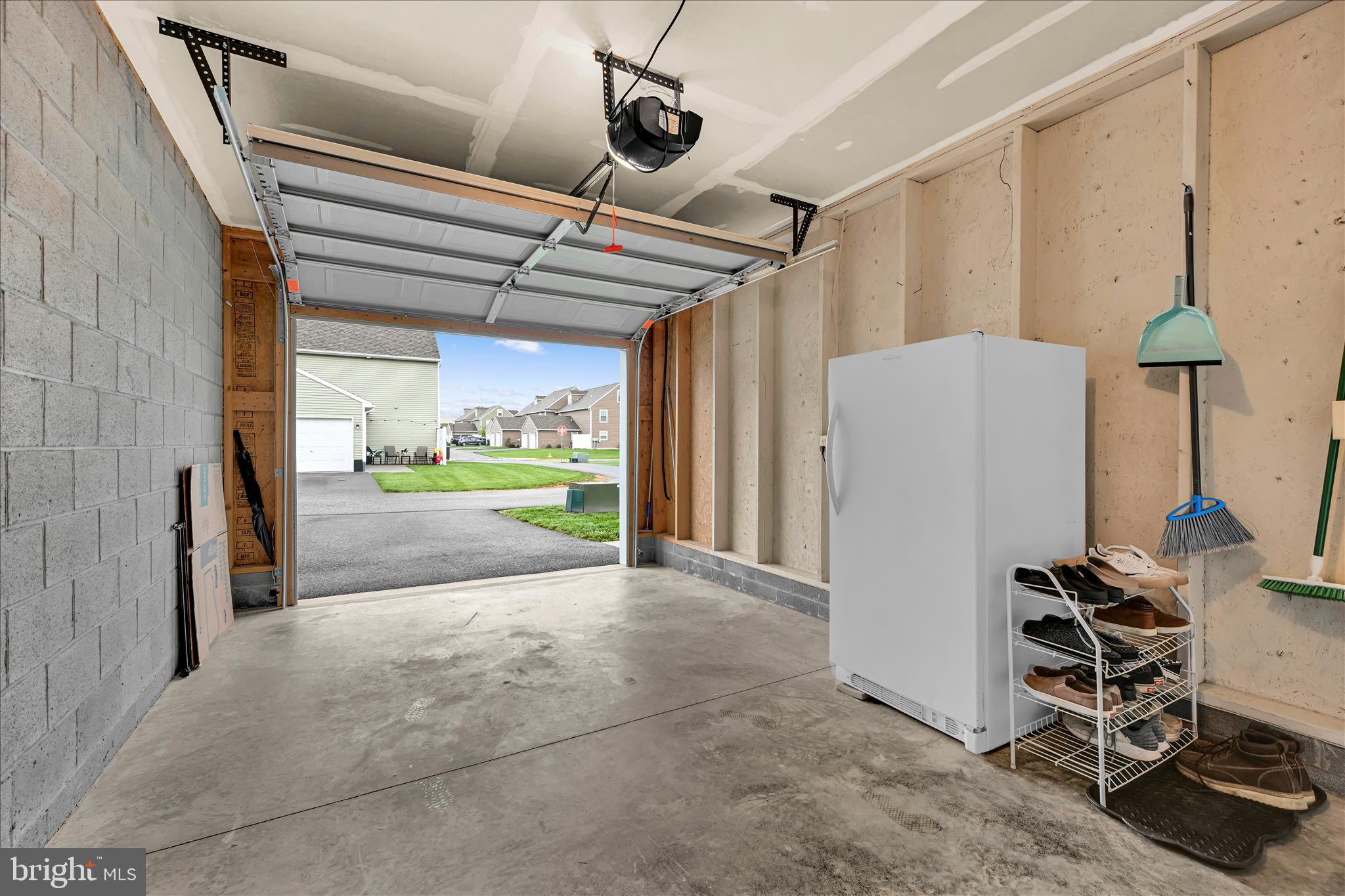 TRAIL SIDE - Residential