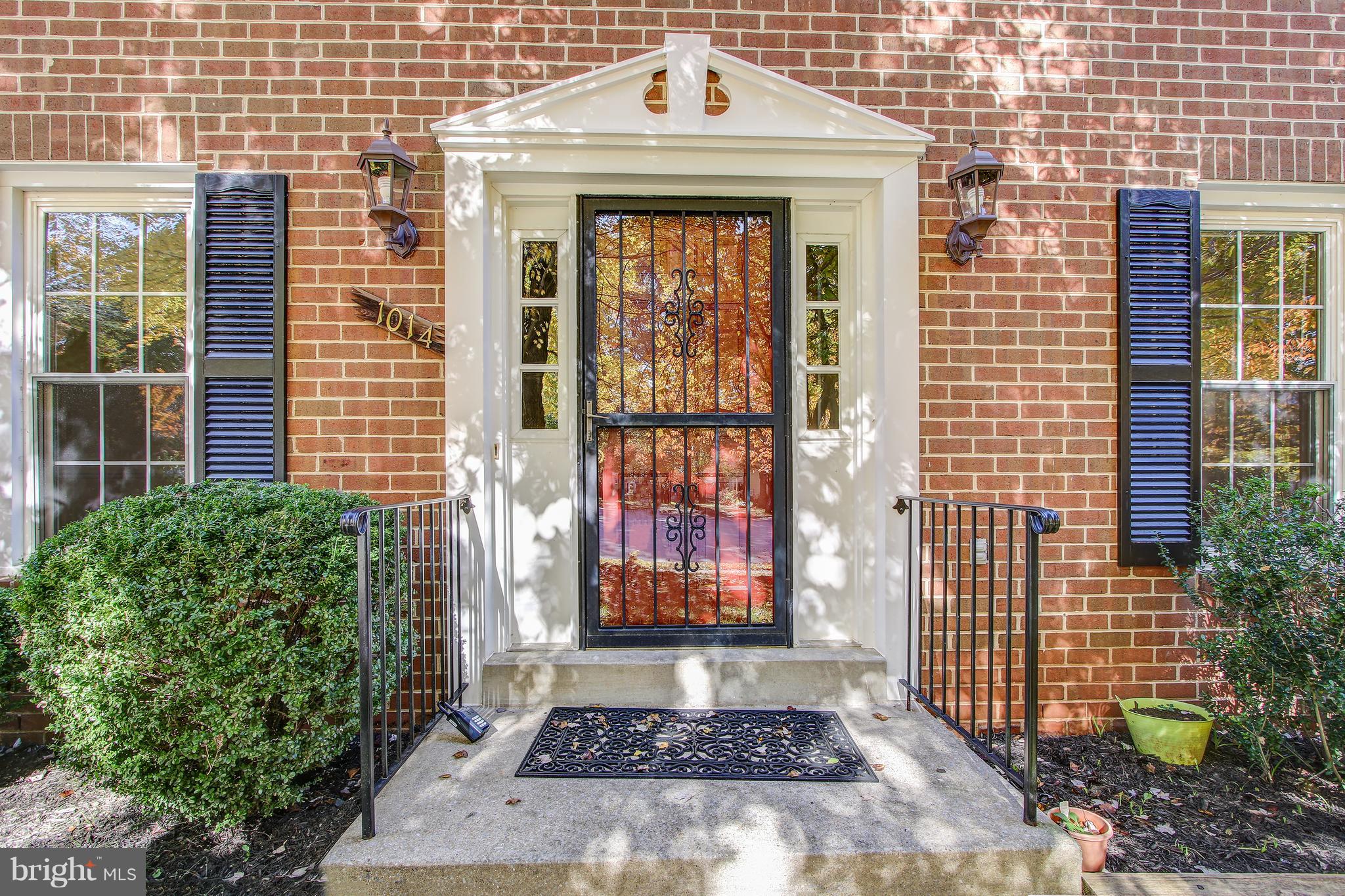 ROCKVILLE ESTATES - Residential