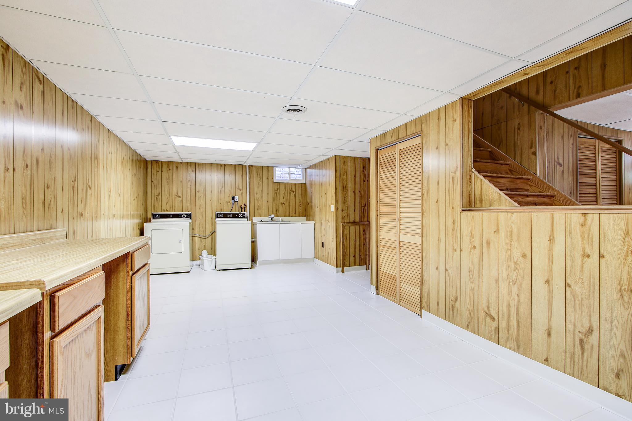 ROCKVILLE ESTATES - Residential