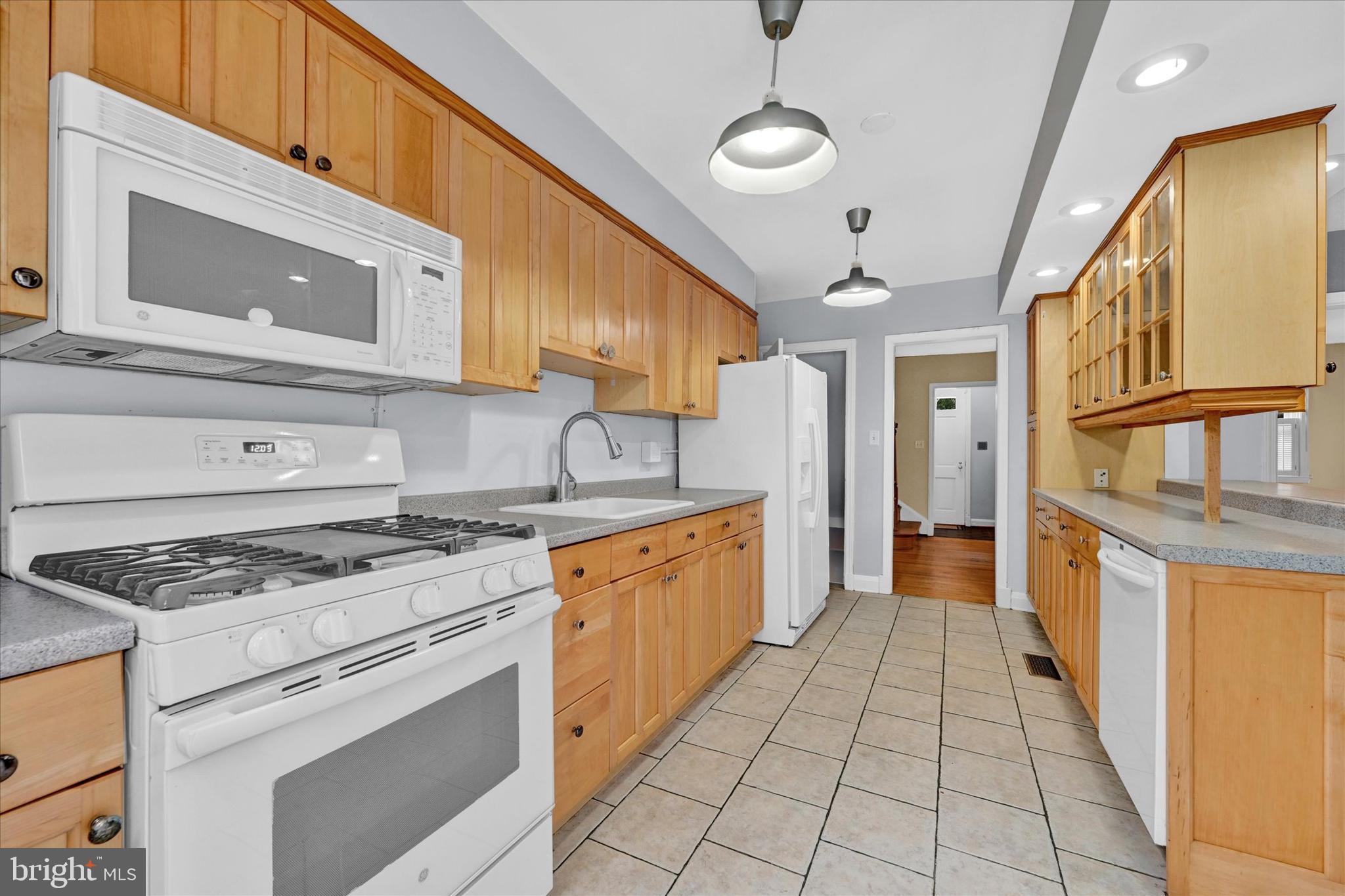 GAYWOOD - Residential Lease