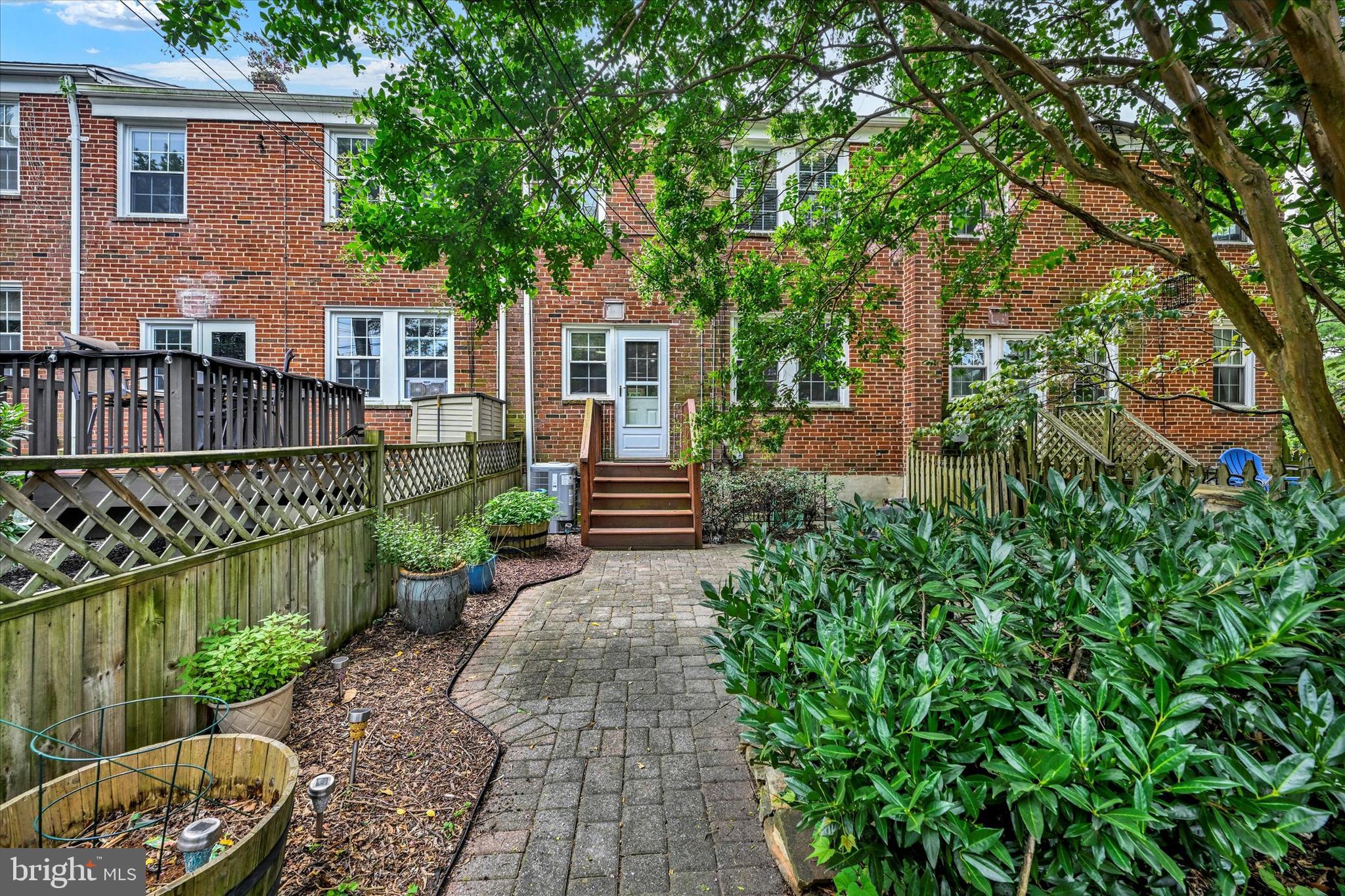 GAYWOOD - Residential Lease