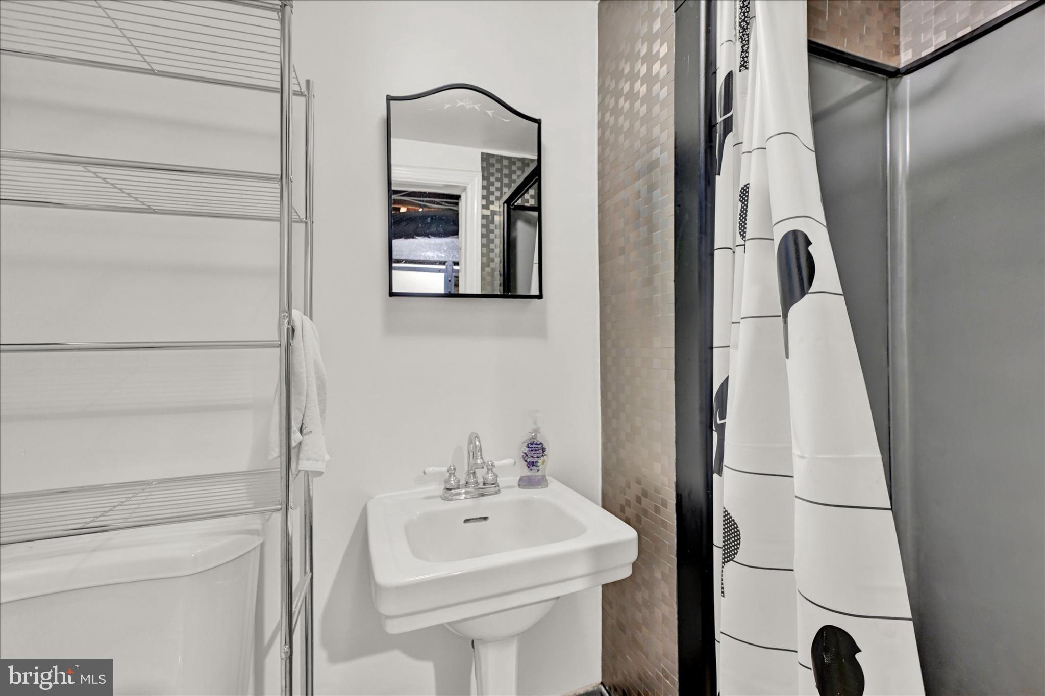 GAYWOOD - Residential Lease