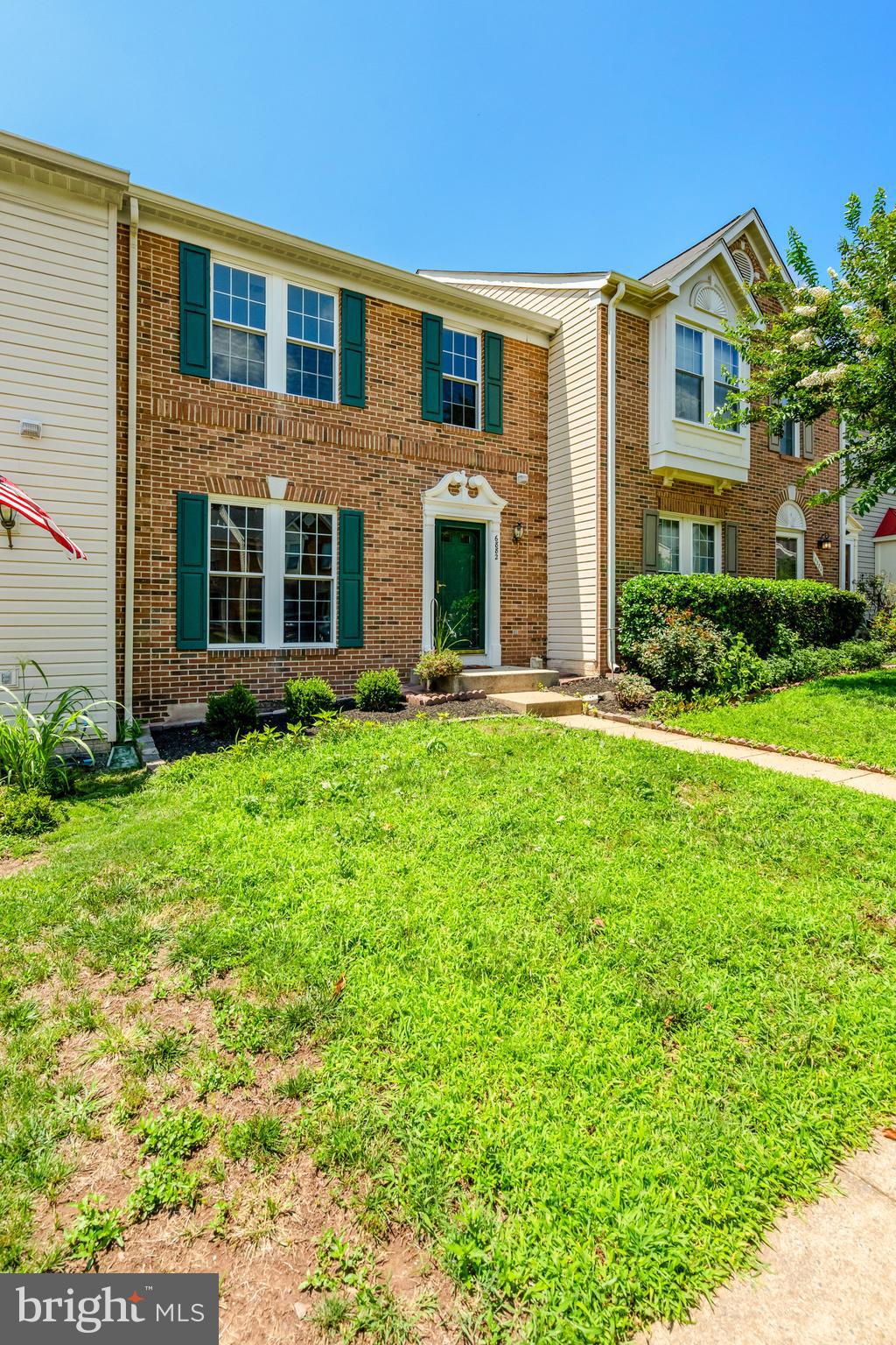 6882 RIDGE WATER COURT