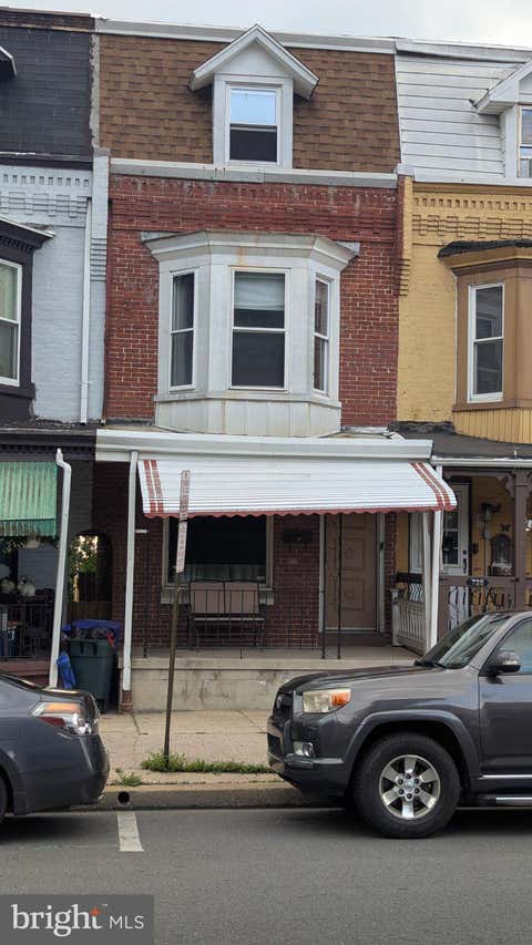 Townhouse For Rent - 724 13th Street<br/> READING, PA 19604