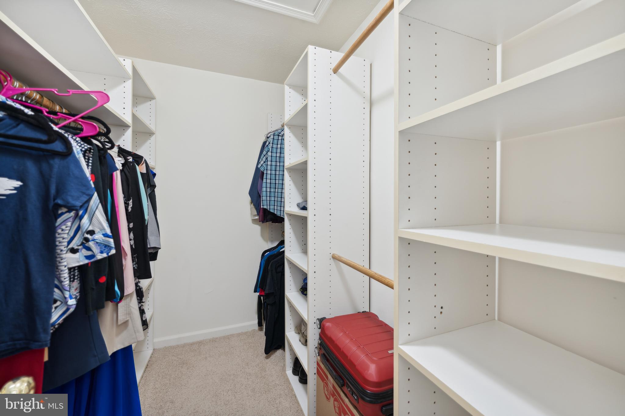 ROSLYN STATION - Residential