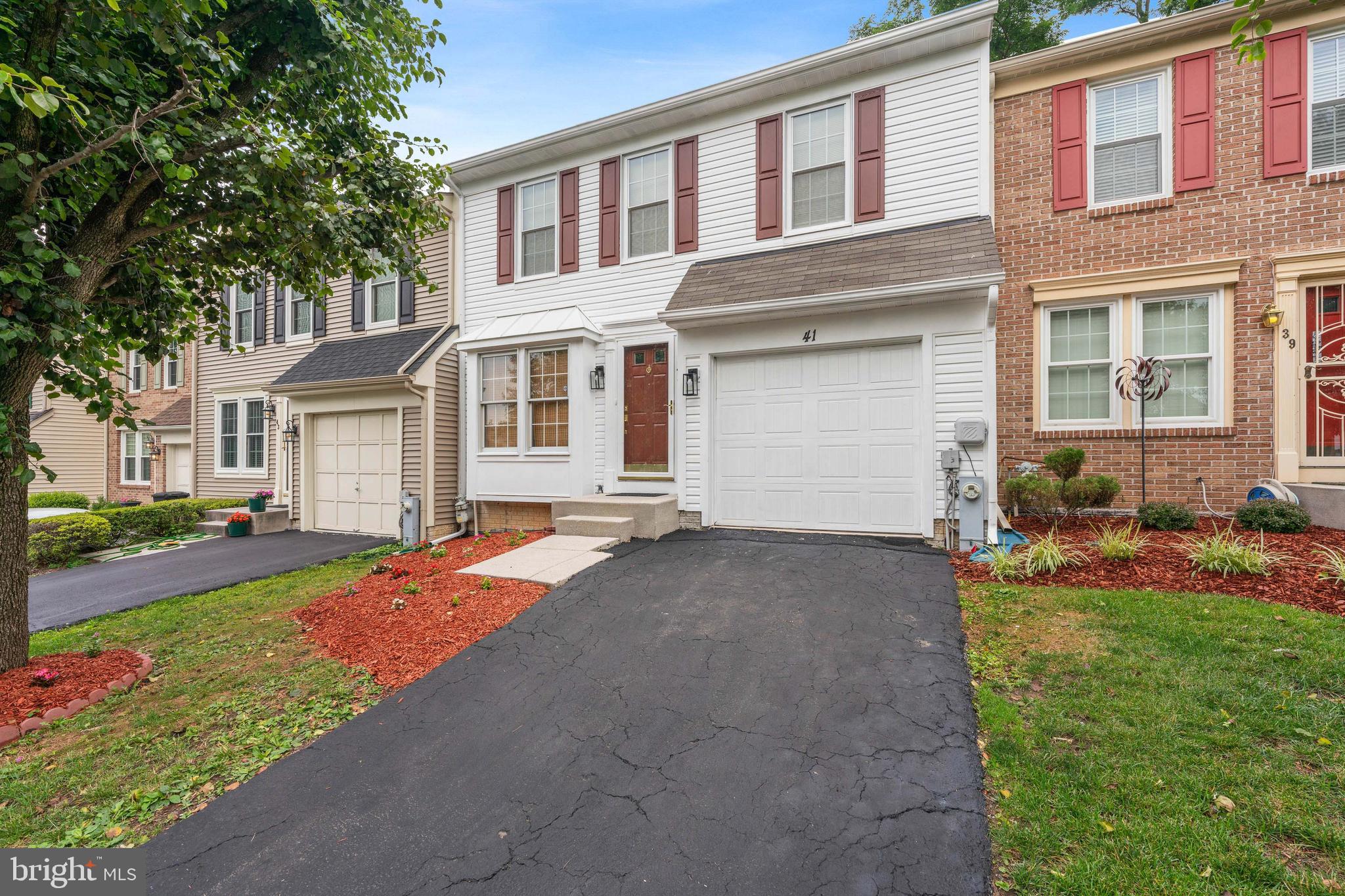 ROSLYN STATION - Residential