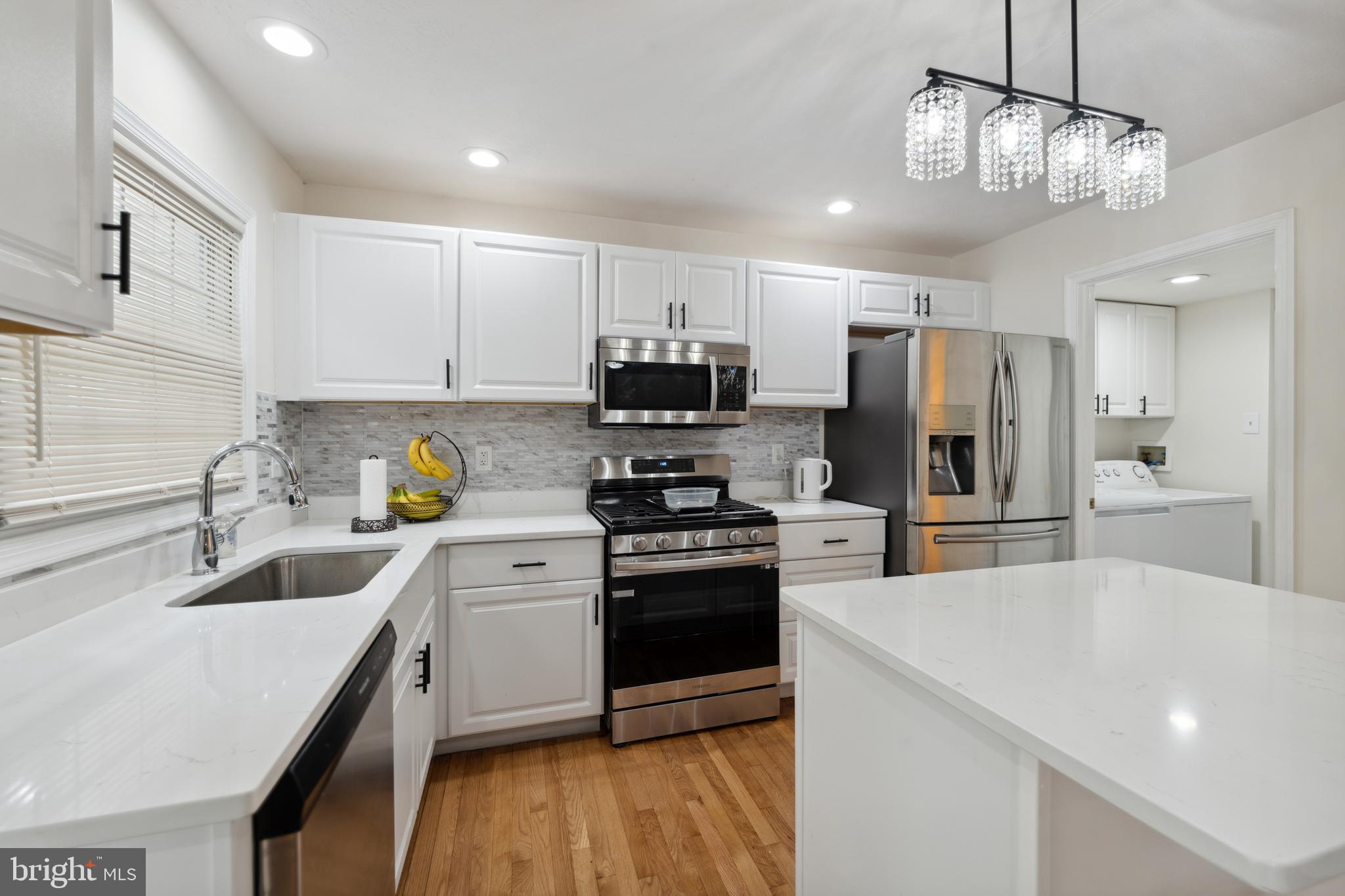 ROSLYN STATION - Residential