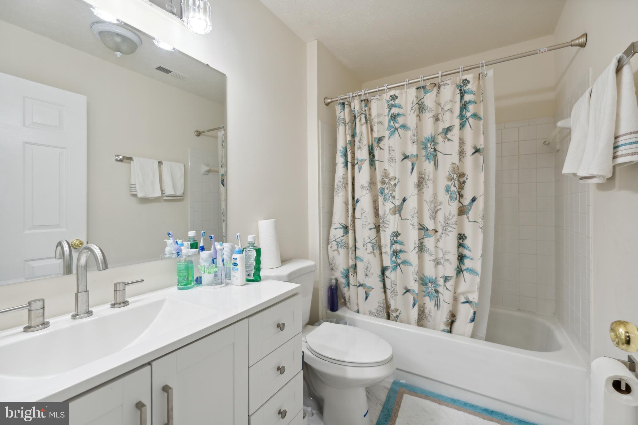 ROSLYN STATION - Residential