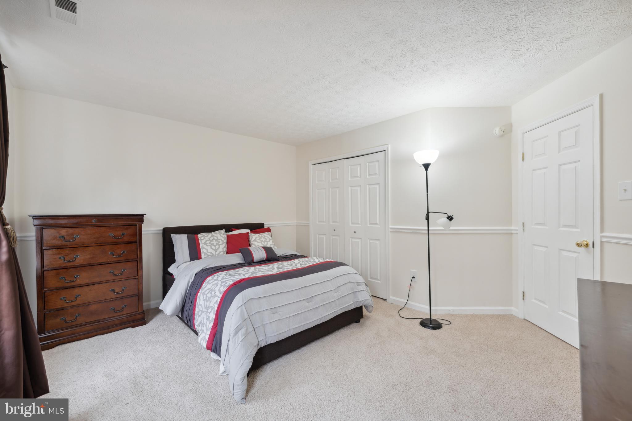 ROSLYN STATION - Residential