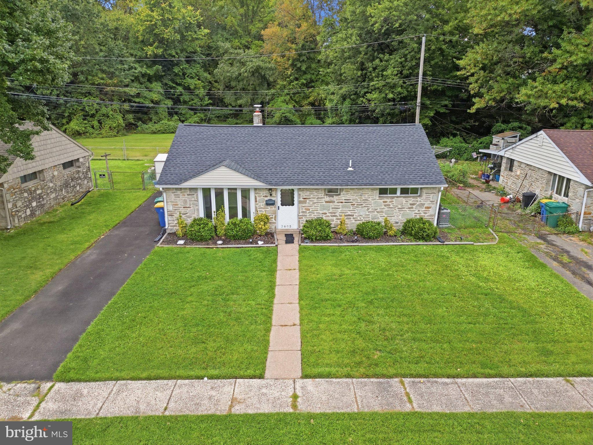 2605 WOODLAWN DRIVE