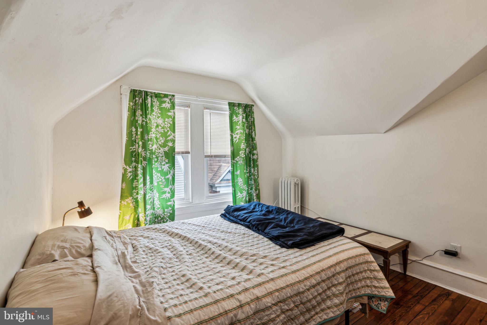 EAST OAK LANE - Residential