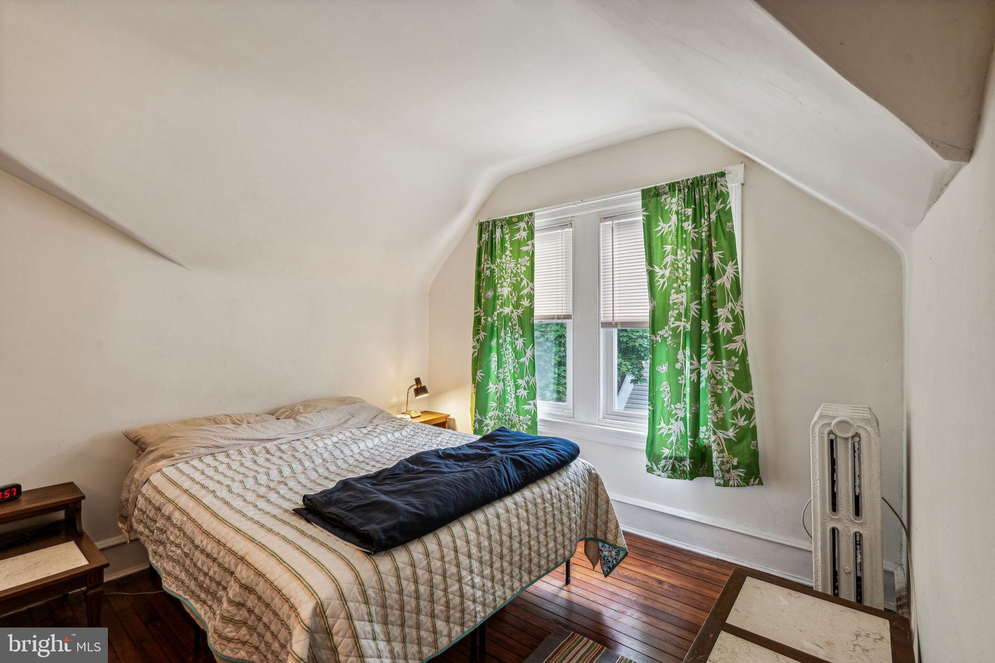 EAST OAK LANE - Residential