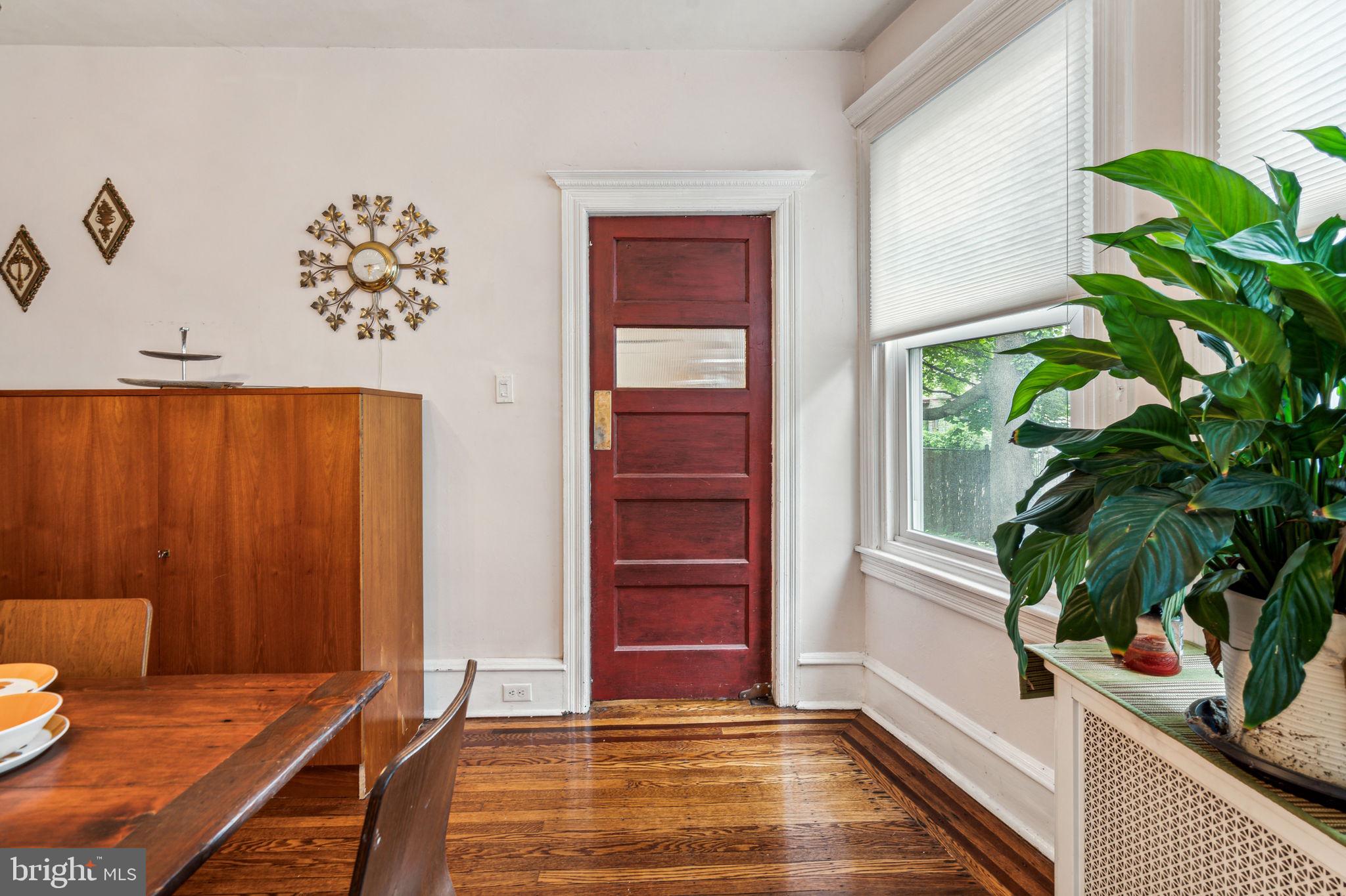 EAST OAK LANE - Residential