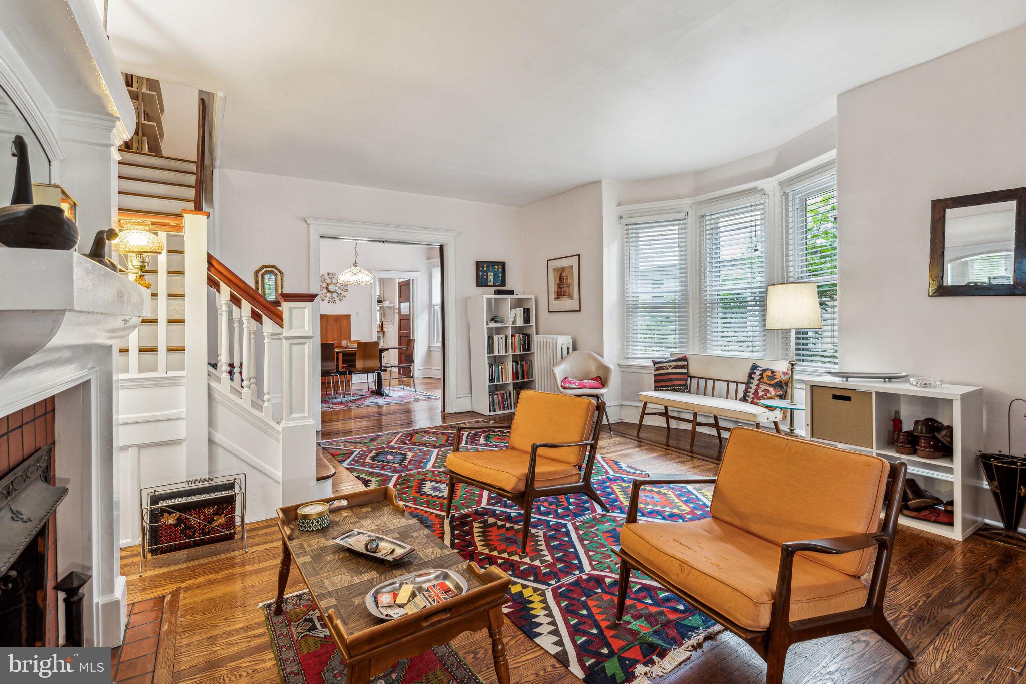 EAST OAK LANE - Residential