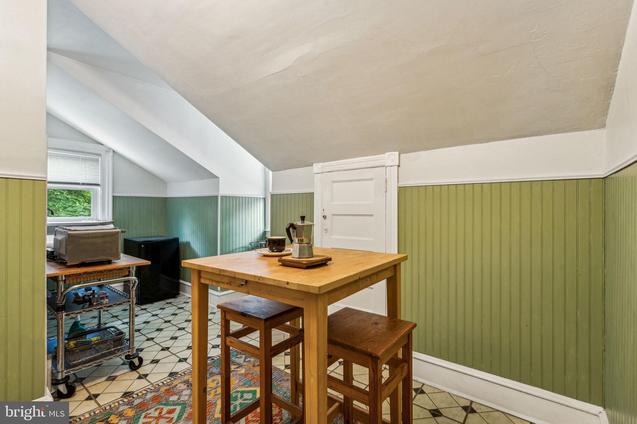 EAST OAK LANE - Residential