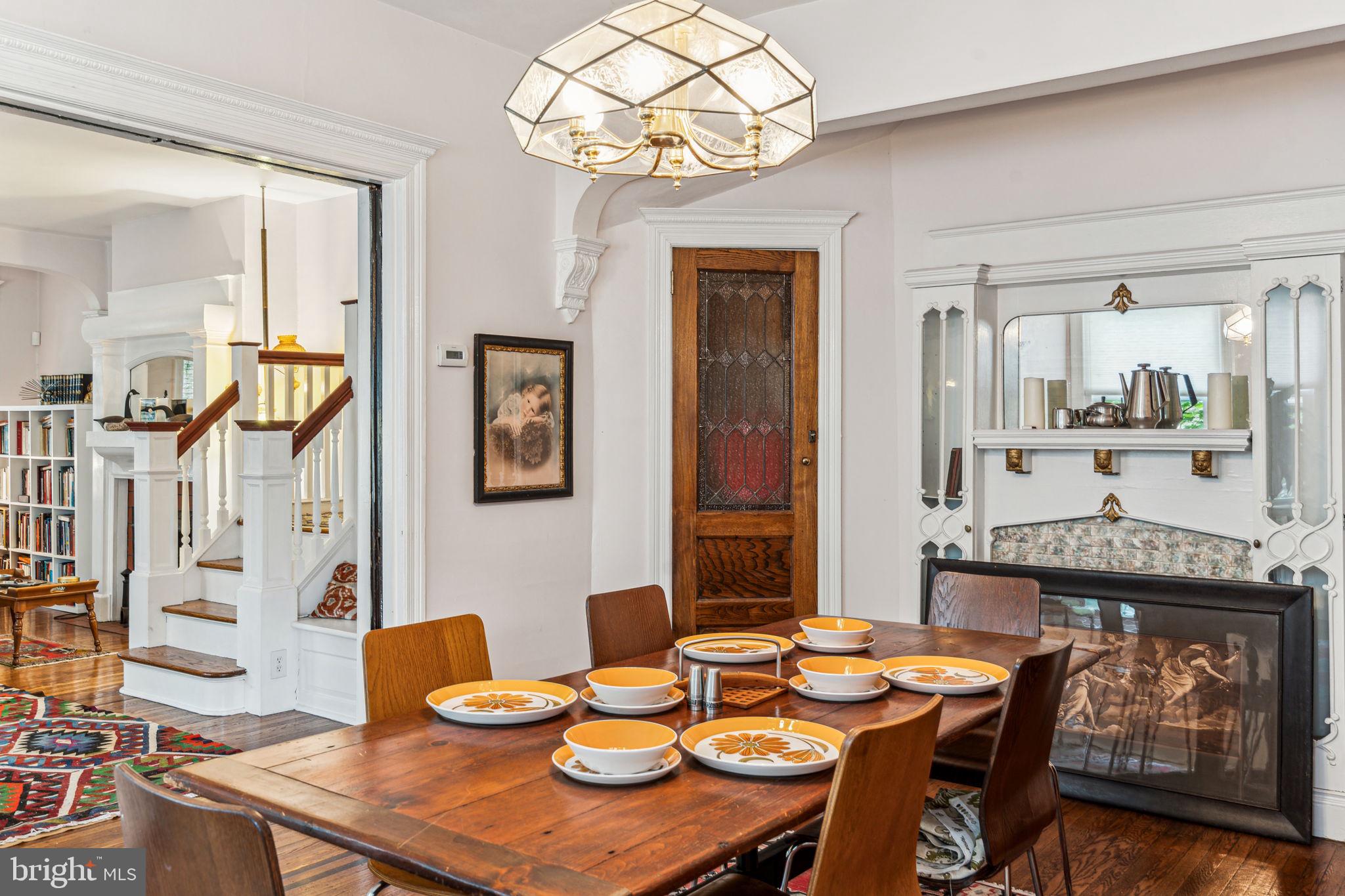 EAST OAK LANE - Residential