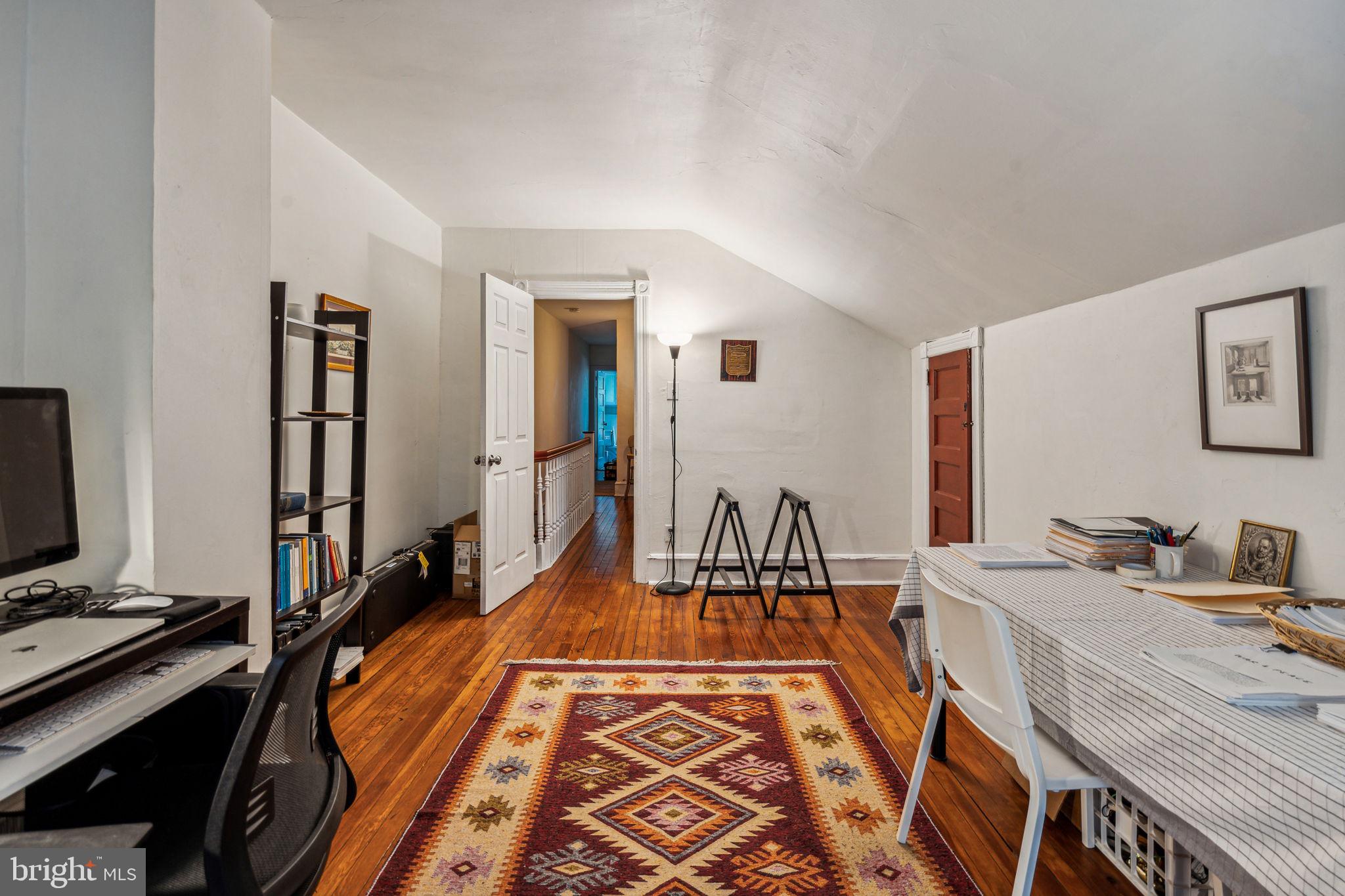 EAST OAK LANE - Residential