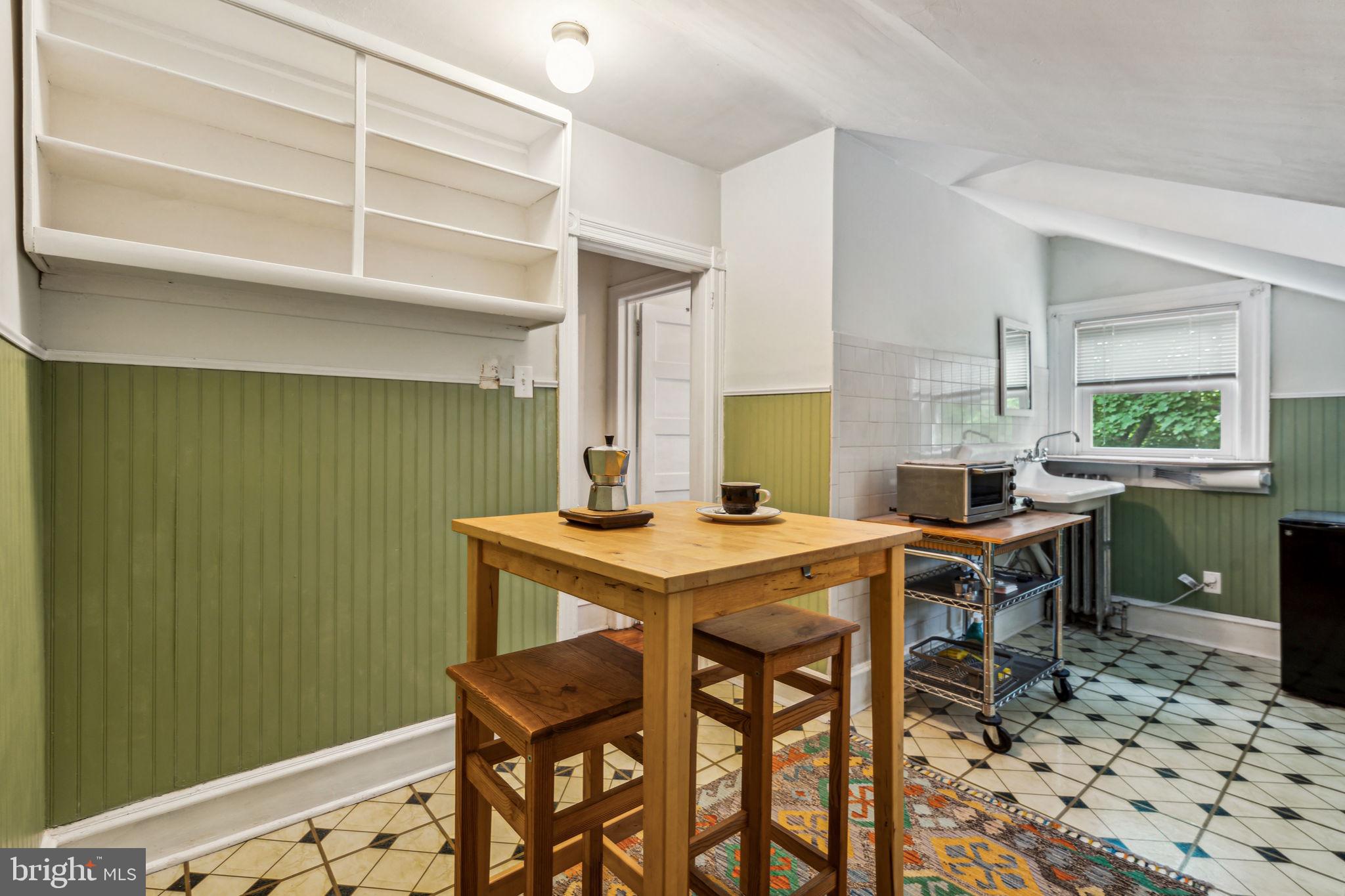 EAST OAK LANE - Residential