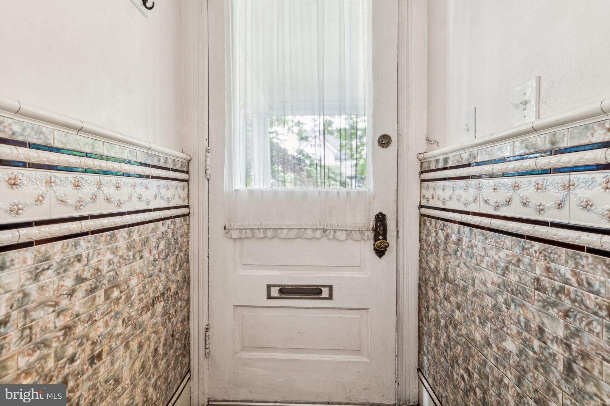 EAST OAK LANE - Residential