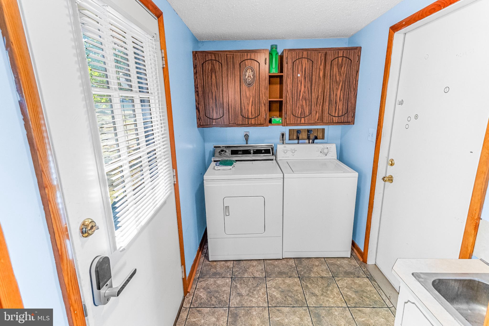 MOUNTAIN VIEW ACRES - Residential