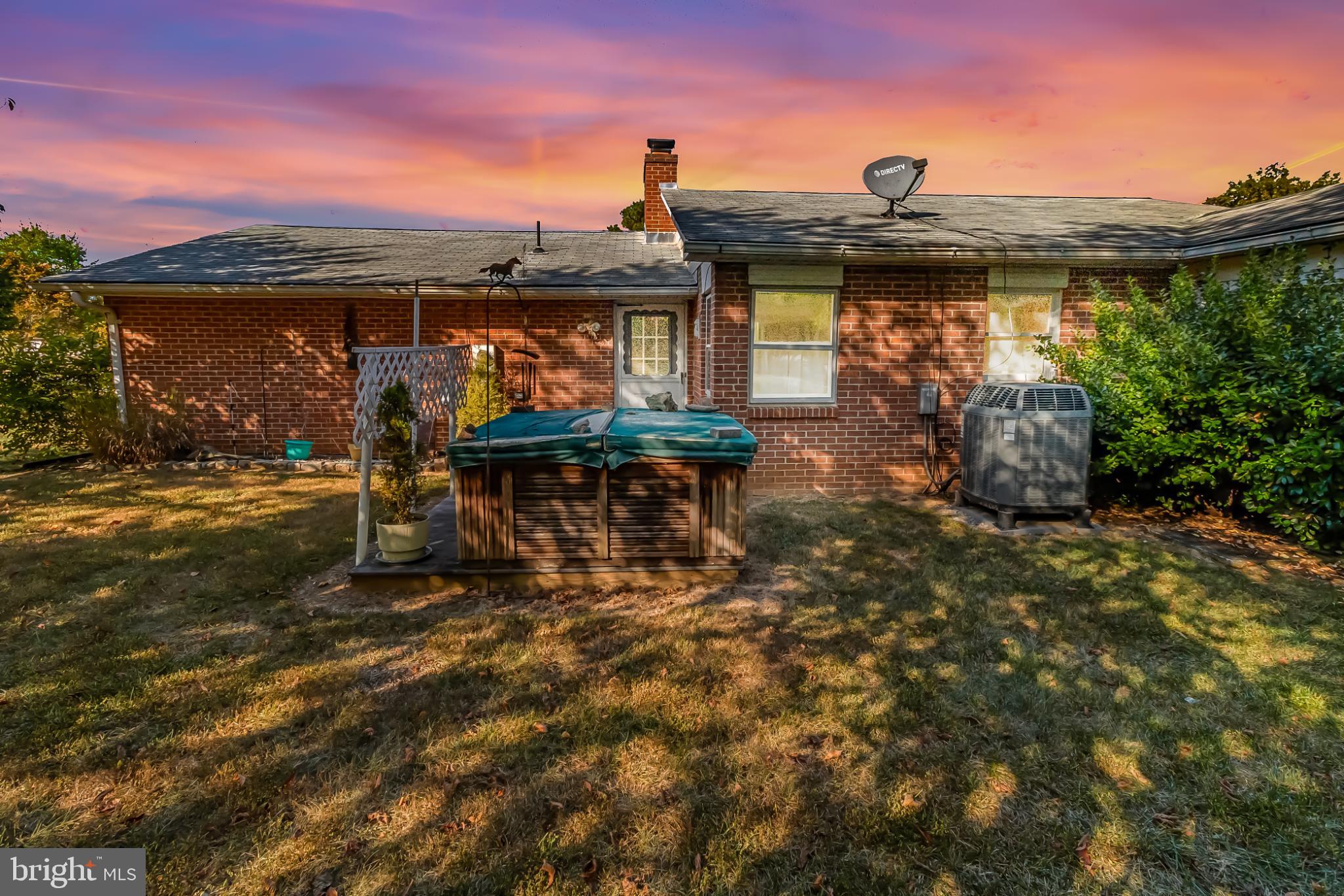 MOUNTAIN VIEW ACRES - Residential