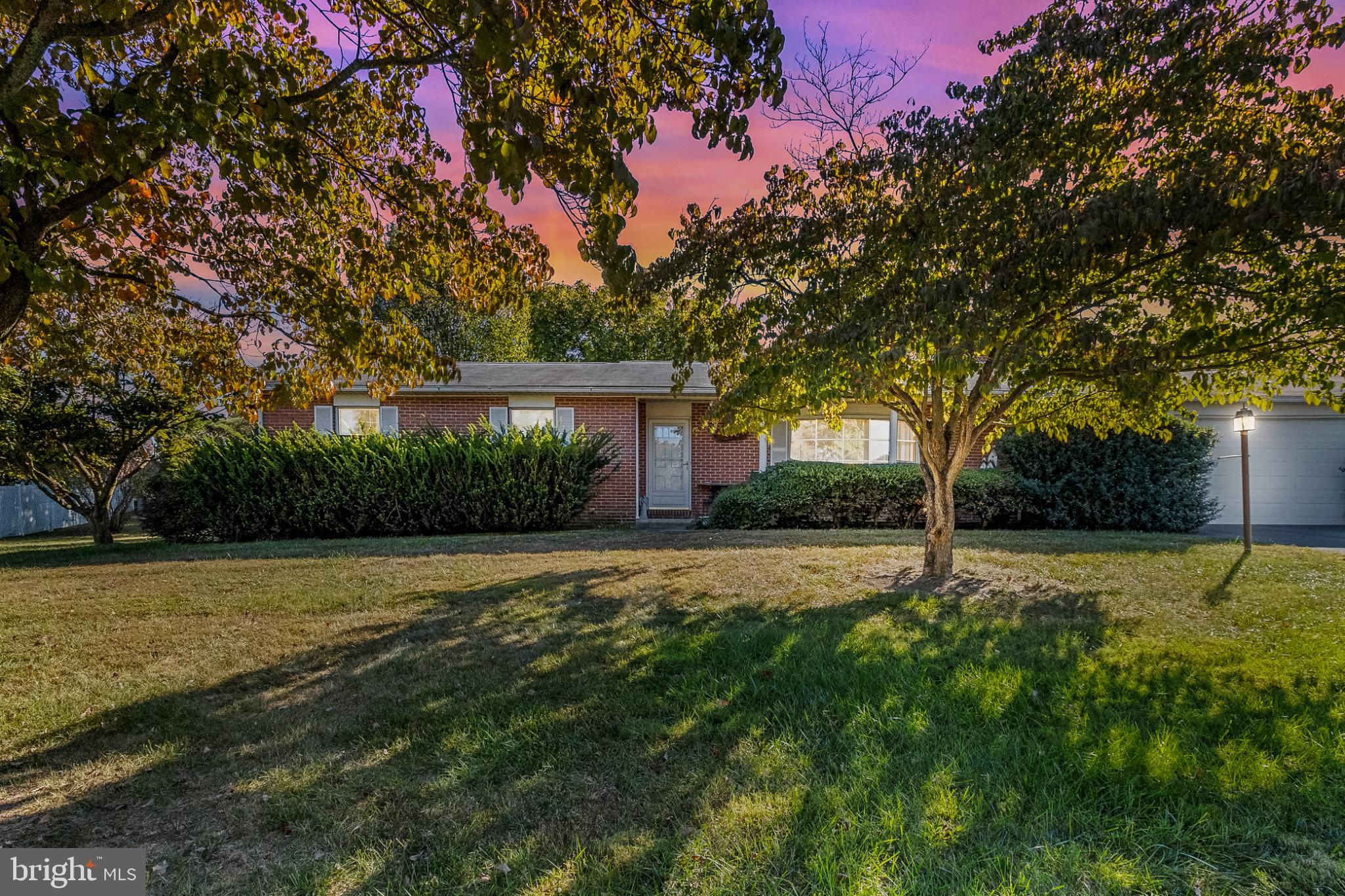 MOUNTAIN VIEW ACRES - Residential