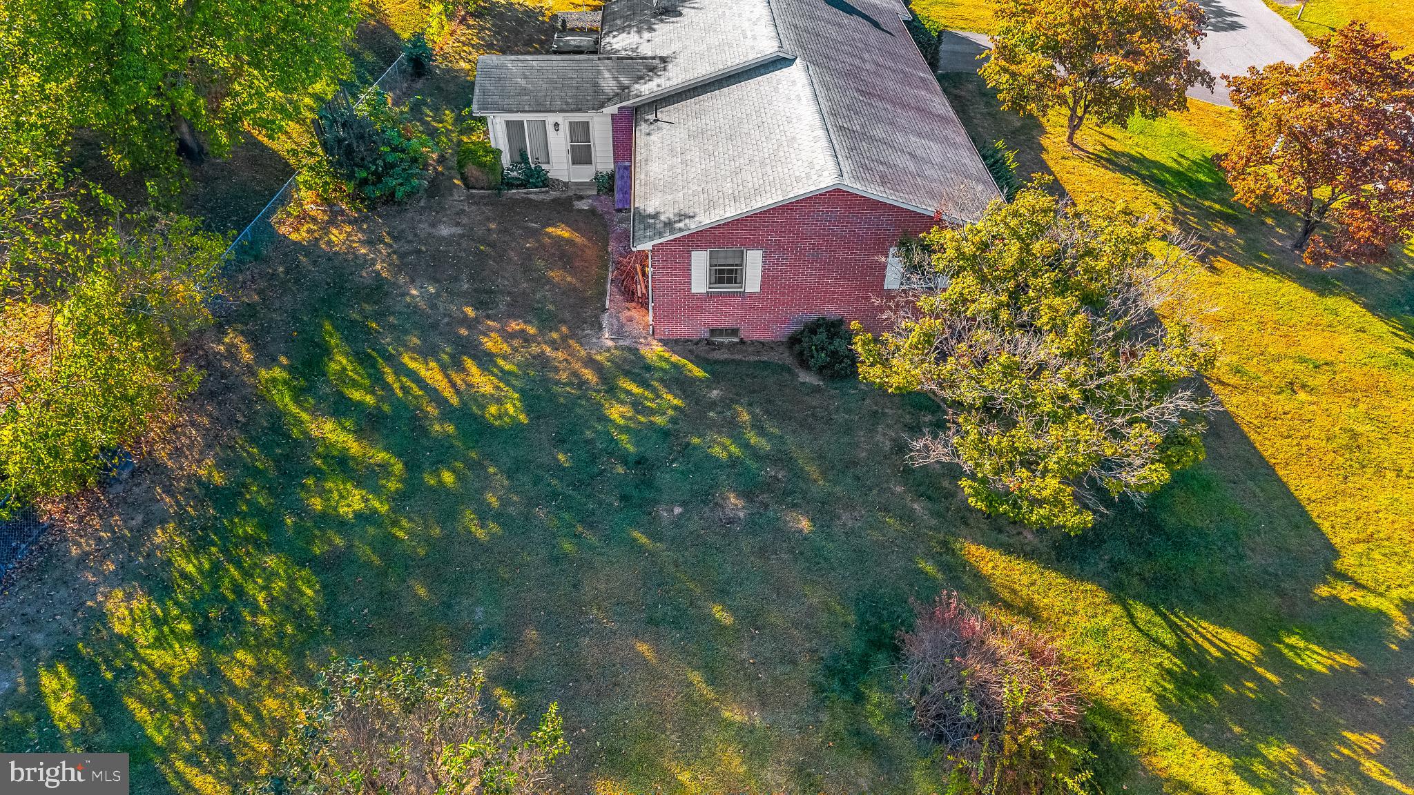 MOUNTAIN VIEW ACRES - Residential