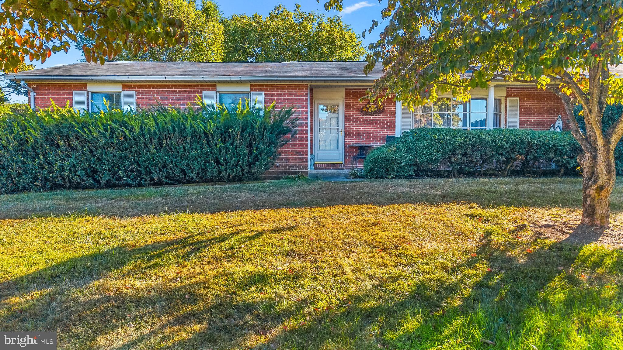 MOUNTAIN VIEW ACRES - Residential