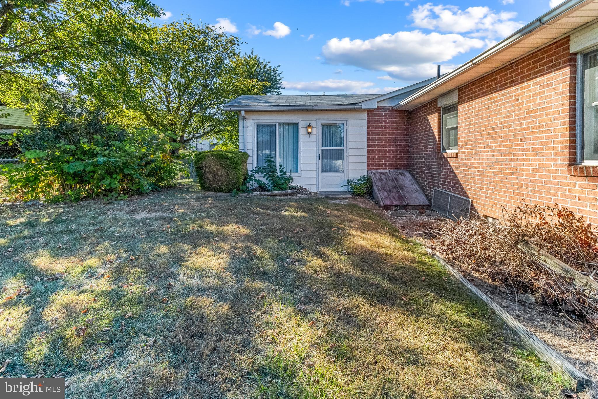 MOUNTAIN VIEW ACRES - Residential