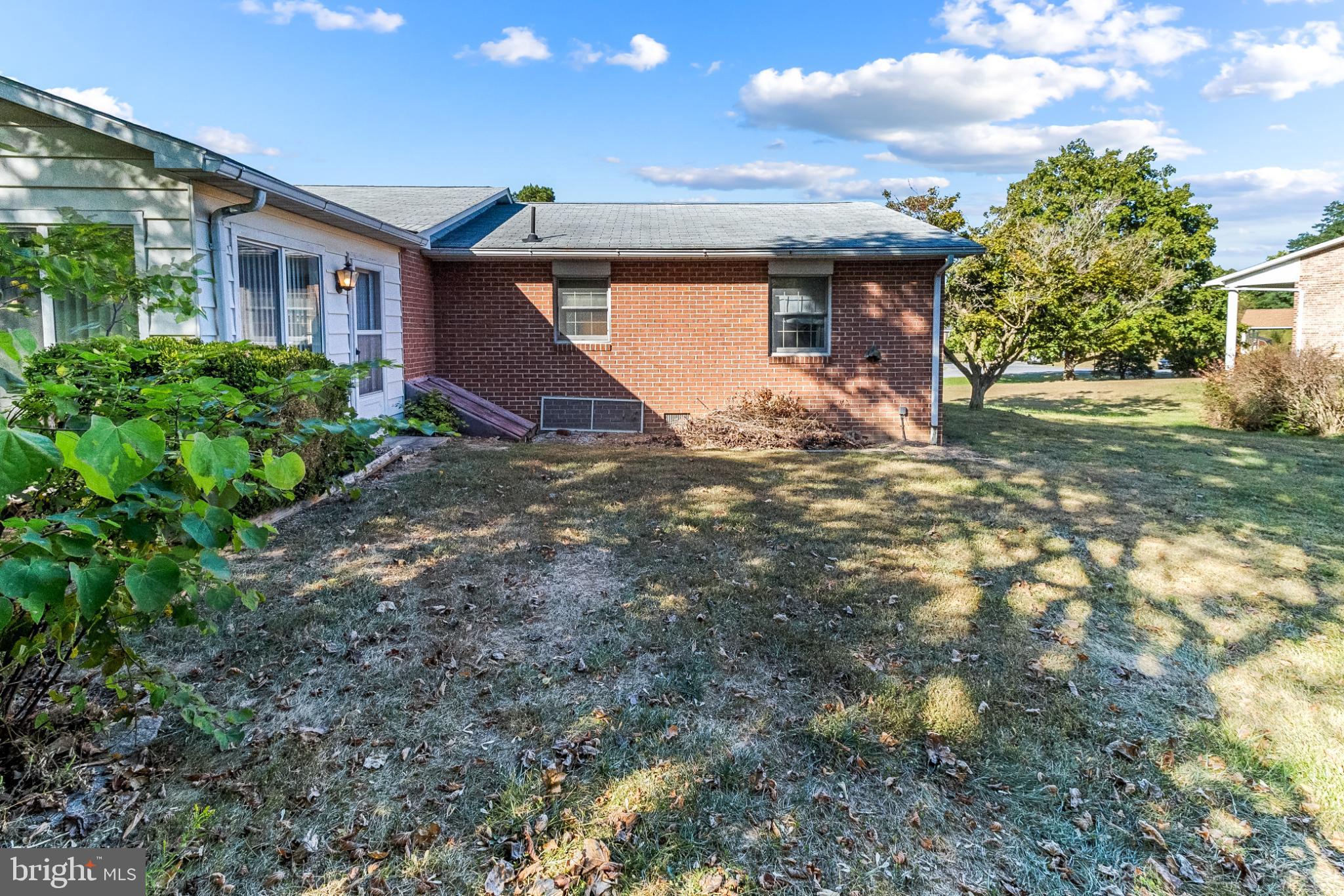 MOUNTAIN VIEW ACRES - Residential