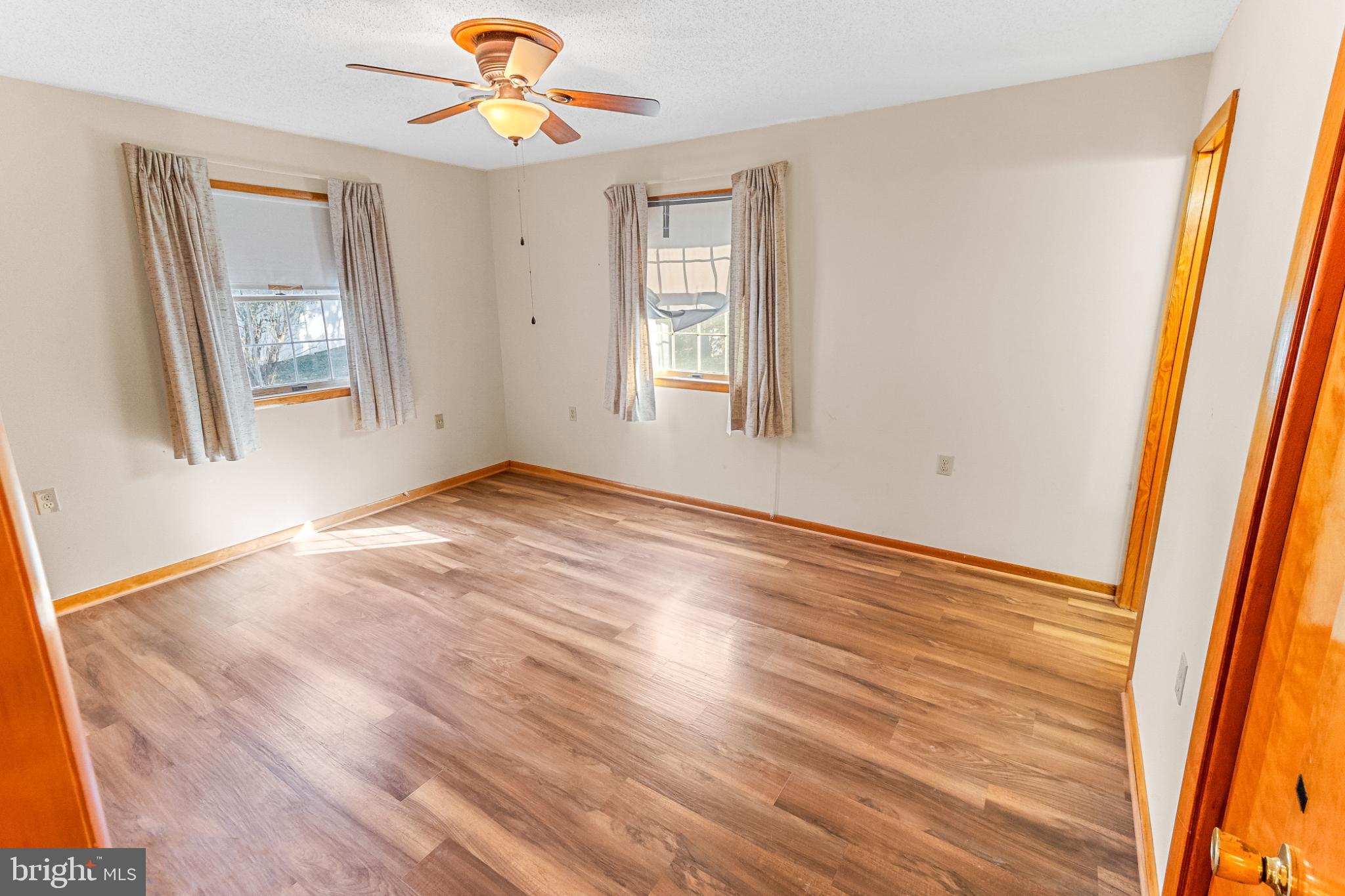 MOUNTAIN VIEW ACRES - Residential