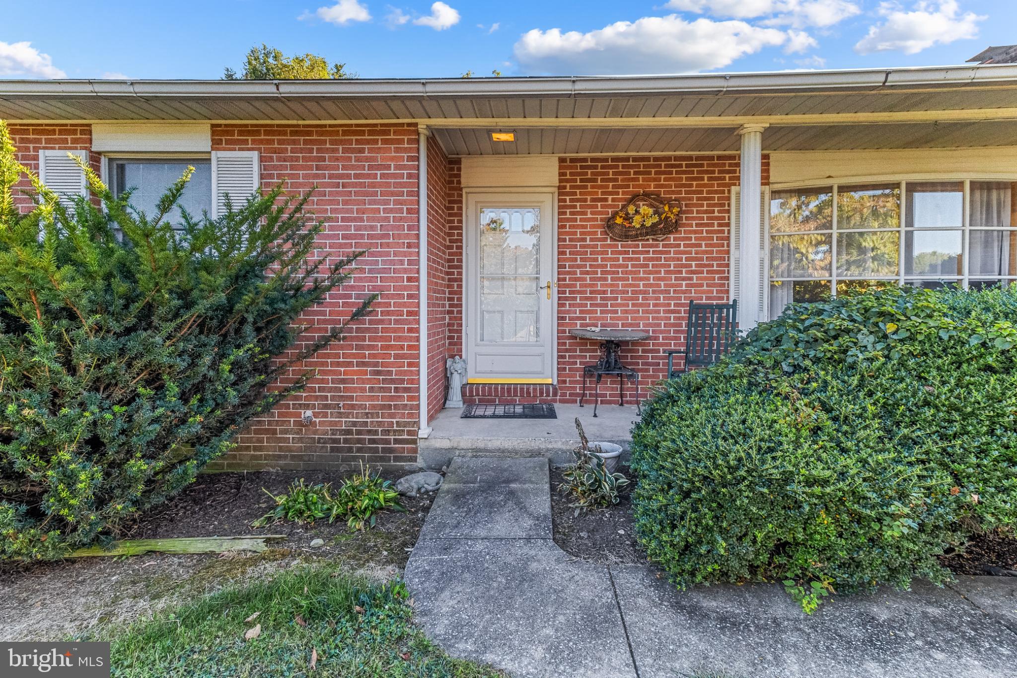 MOUNTAIN VIEW ACRES - Residential