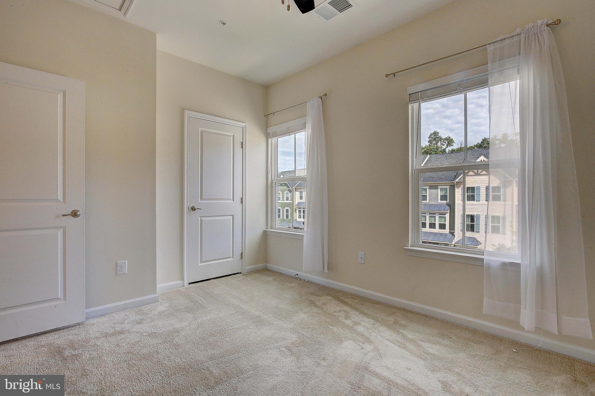 CREEKSIDE VILLAGE AT TANYARD SPRINGS - Residential