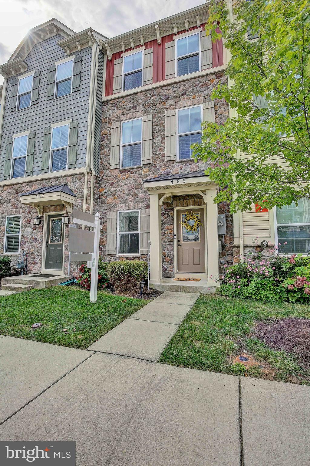 CREEKSIDE VILLAGE AT TANYARD SPRINGS - Residential