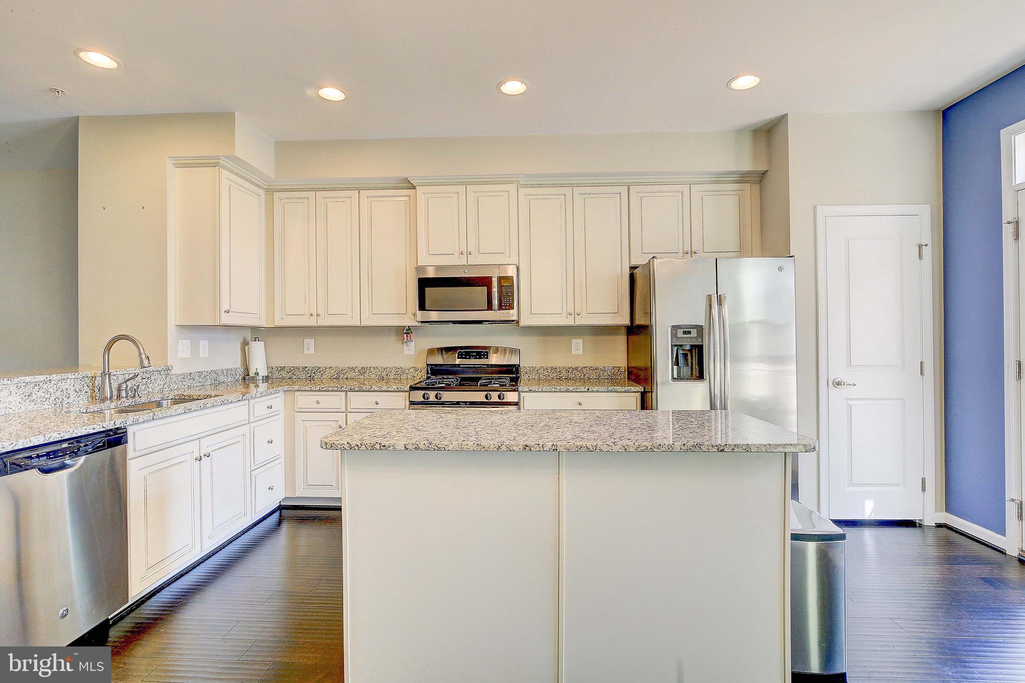 CREEKSIDE VILLAGE AT TANYARD SPRINGS - Residential