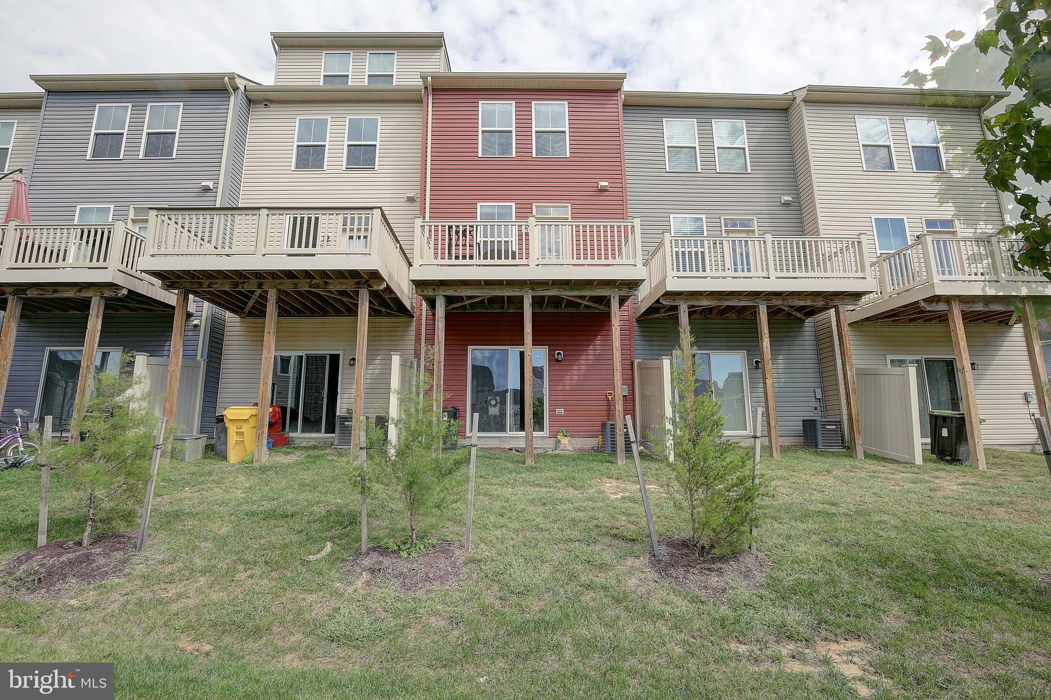 CREEKSIDE VILLAGE AT TANYARD SPRINGS - Residential