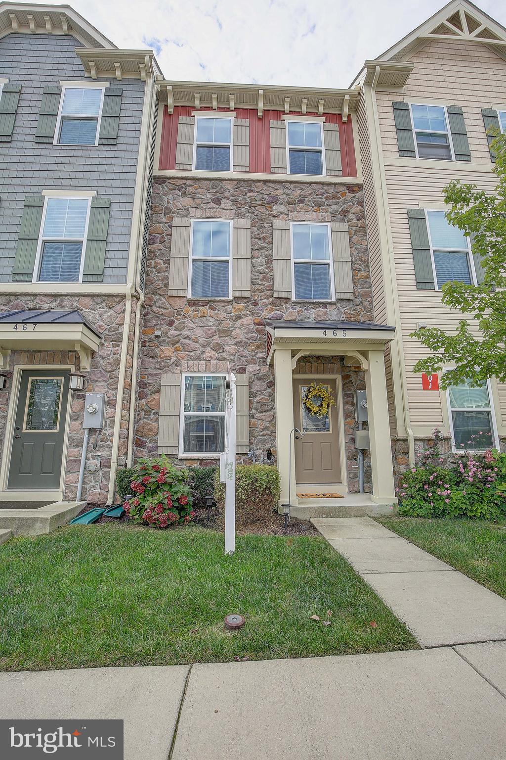 CREEKSIDE VILLAGE AT TANYARD SPRINGS - Residential