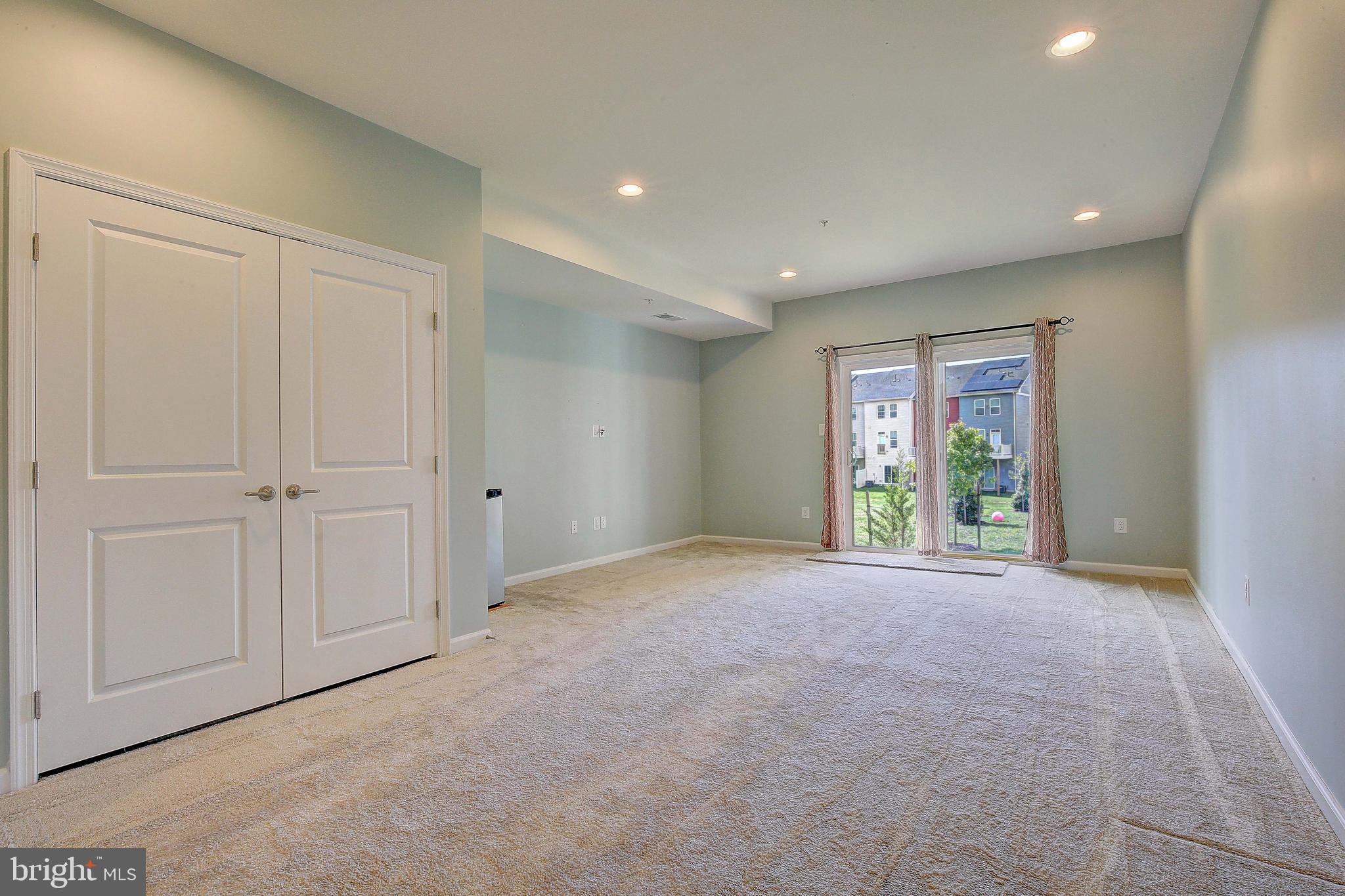 CREEKSIDE VILLAGE AT TANYARD SPRINGS - Residential