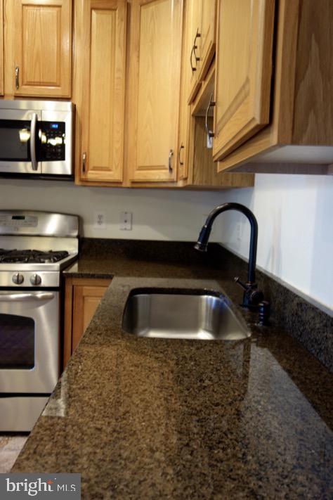 SUGARLAND OAKS - Residential Lease