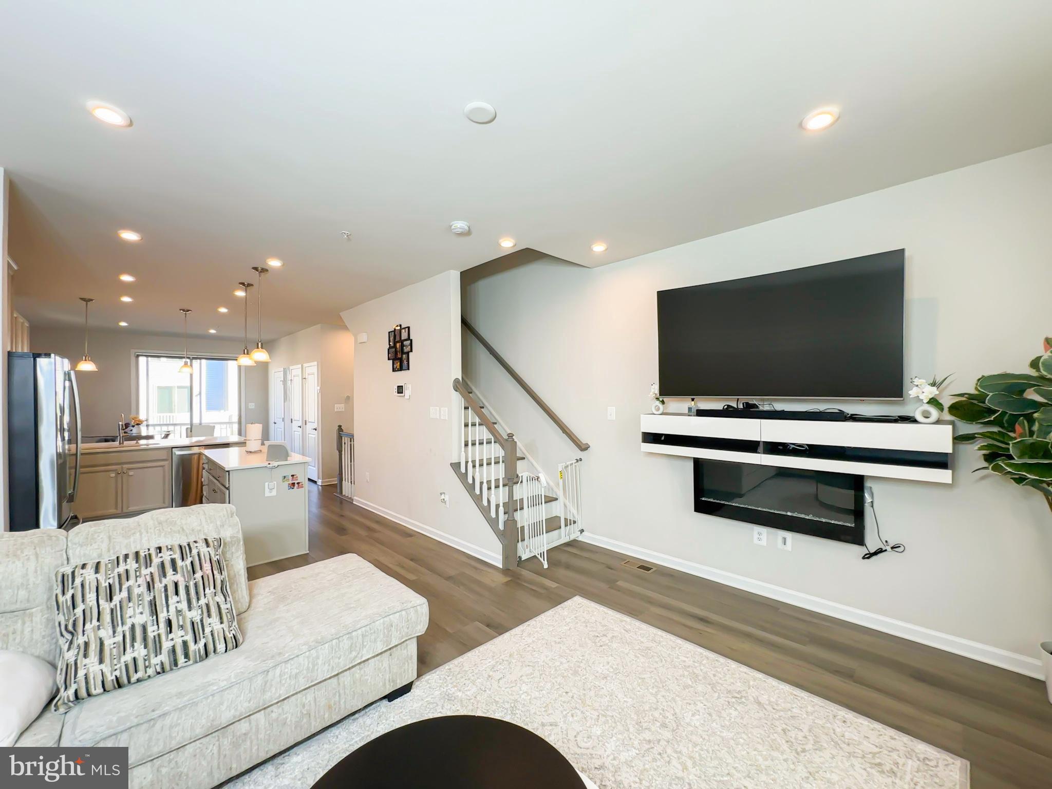 PARKSIDE - Residential Lease