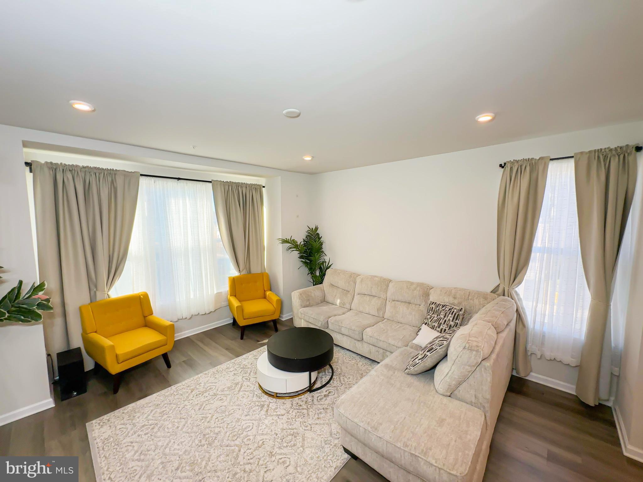 PARKSIDE - Residential Lease