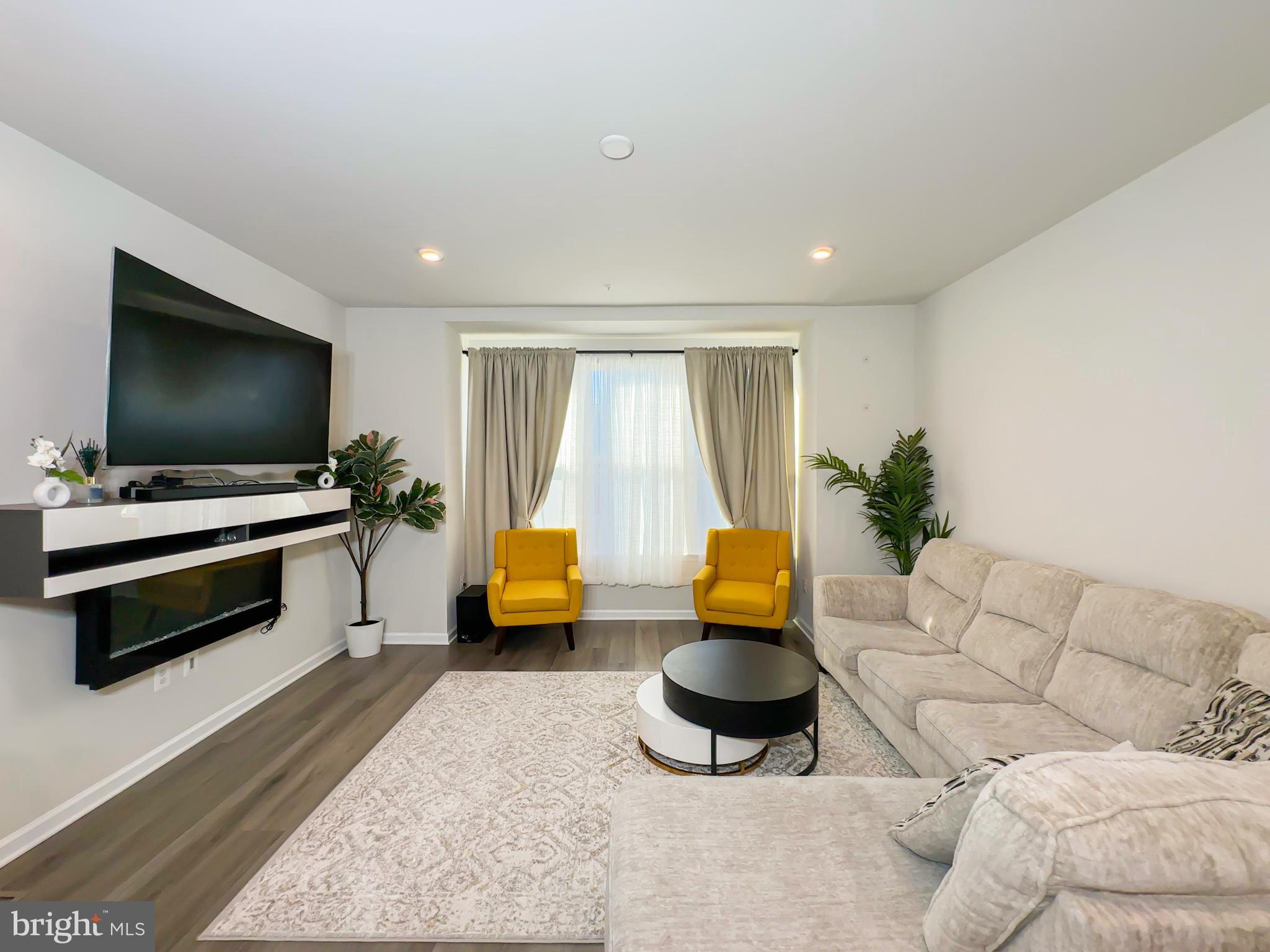 PARKSIDE - Residential Lease